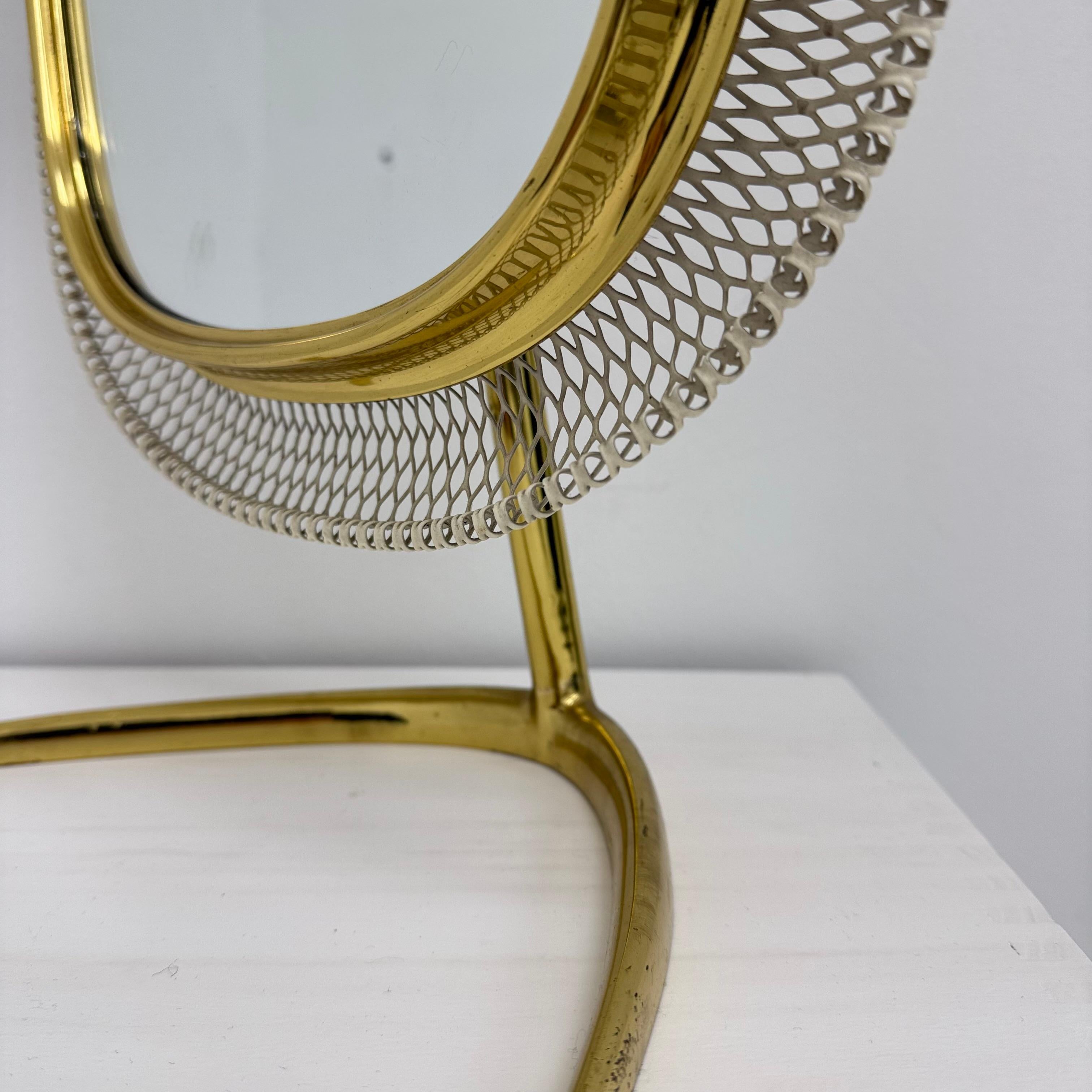 Miroir mural de table de toilette en laiton du milieu du siècle par Vereinigte Werkstätten , Allemagne en vente 4
