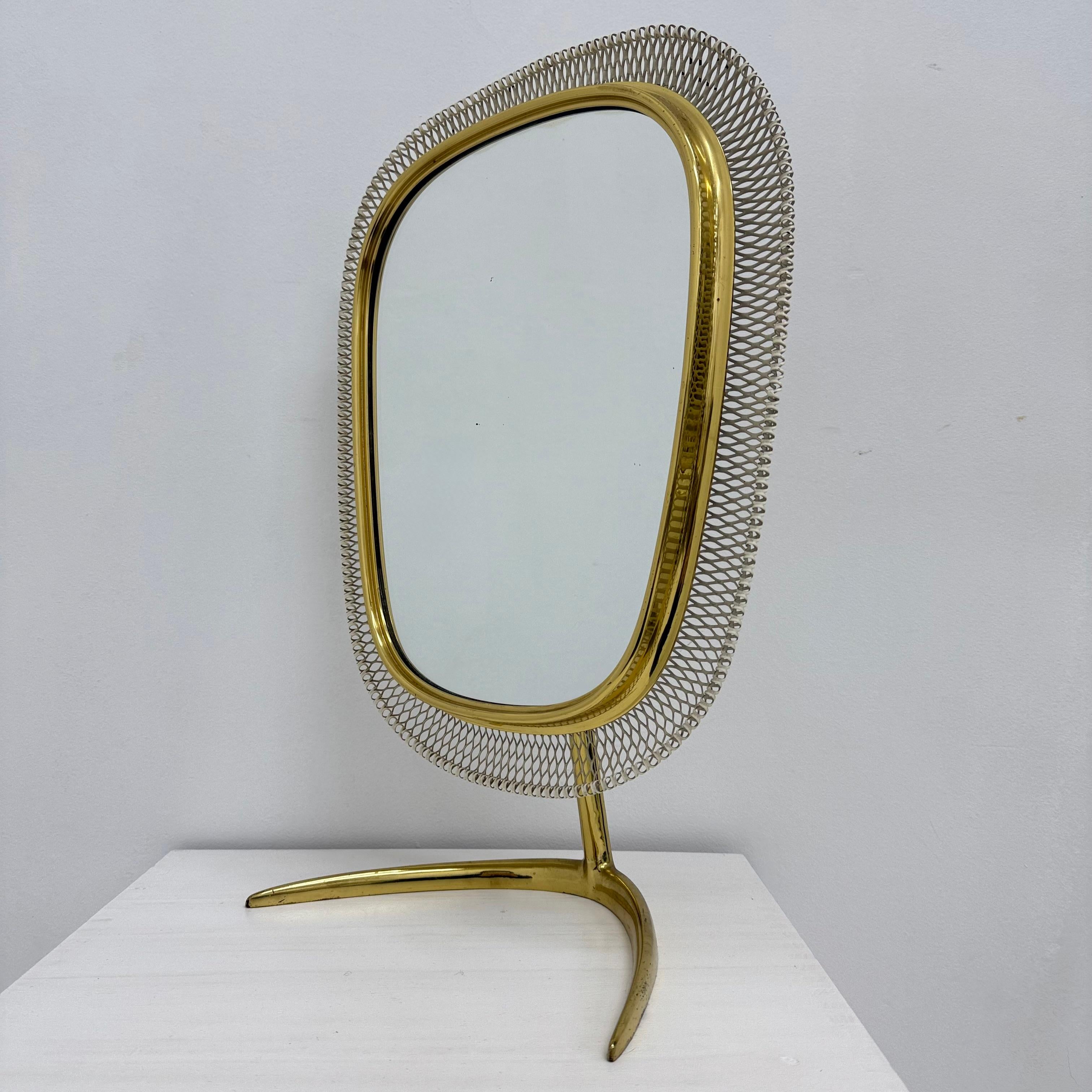 Miroir mural de table de toilette en laiton du milieu du siècle par Vereinigte Werkstätten , Allemagne en vente 8