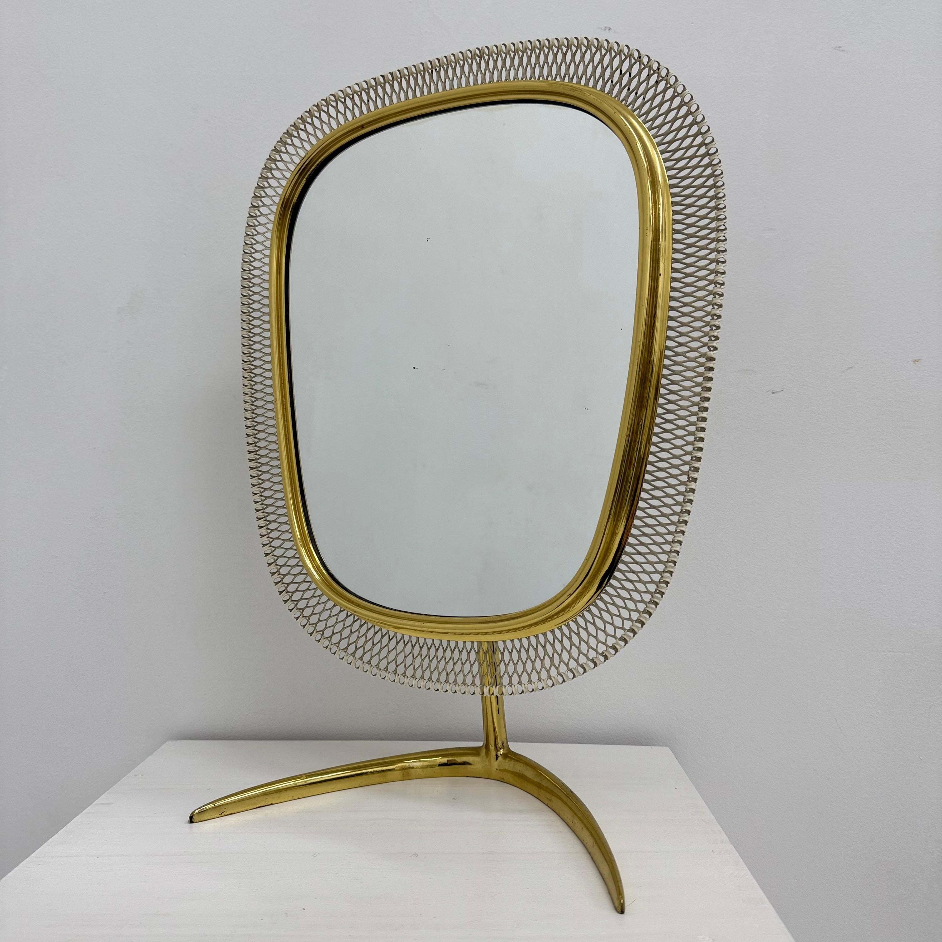 Miroir mural de table de toilette en laiton du milieu du siècle par Vereinigte Werkstätten , Allemagne en vente 9
