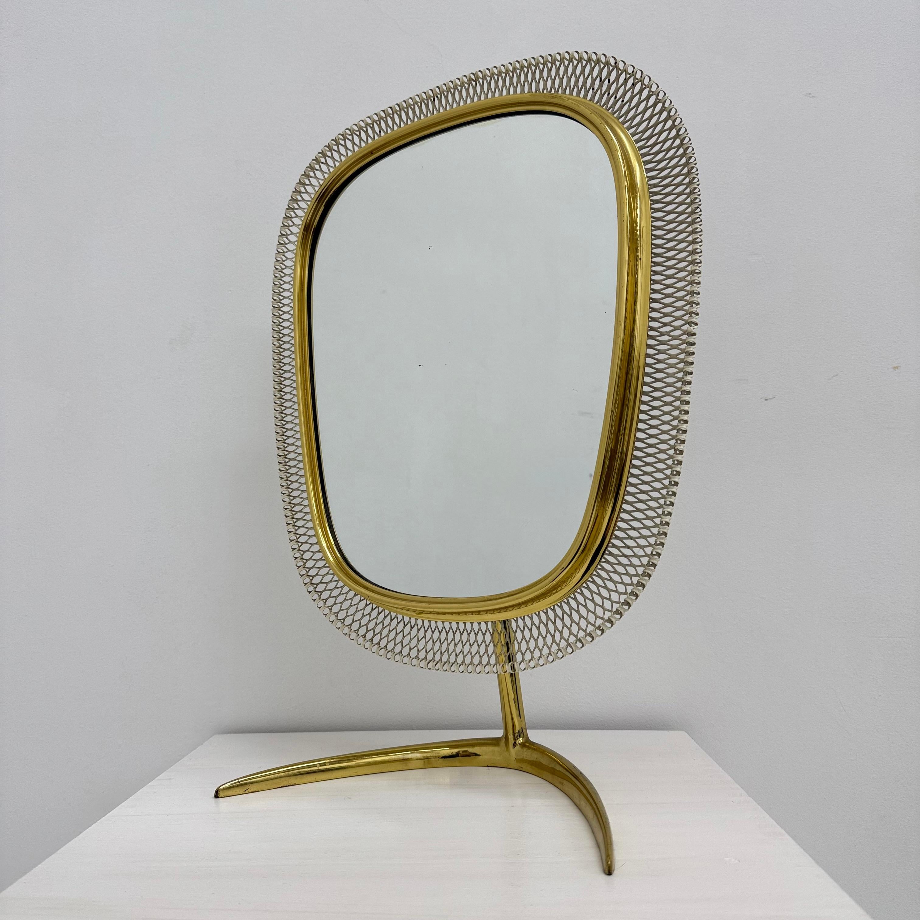 Miroir mural de table de toilette en laiton du milieu du siècle par Vereinigte Werkstätten , Allemagne en vente 11