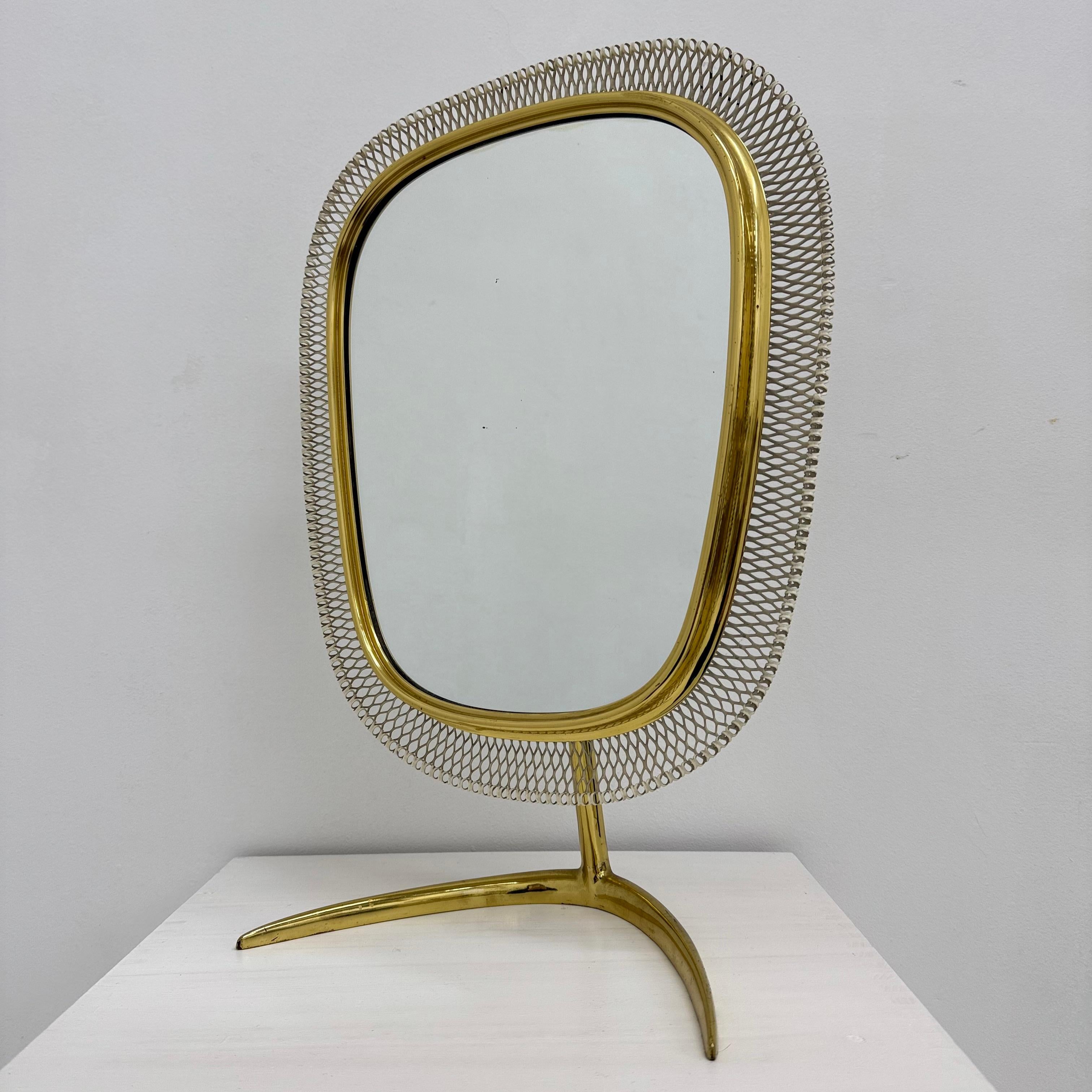 Miroir mural de table de toilette en laiton du milieu du siècle par Vereinigte Werkstätten , Allemagne en vente 12