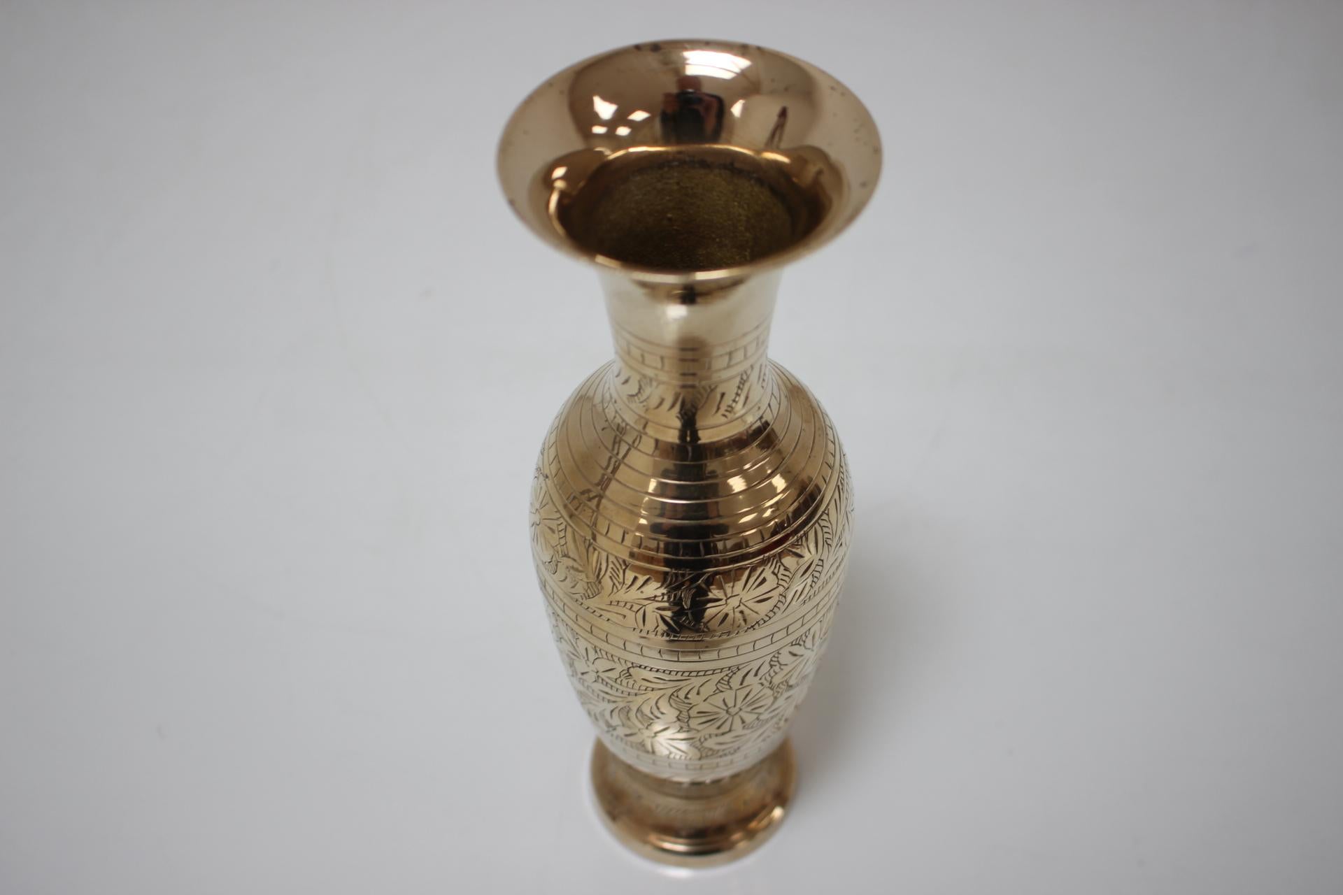 Vaso in ottone di metà secolo, anni '60 in vendita 3