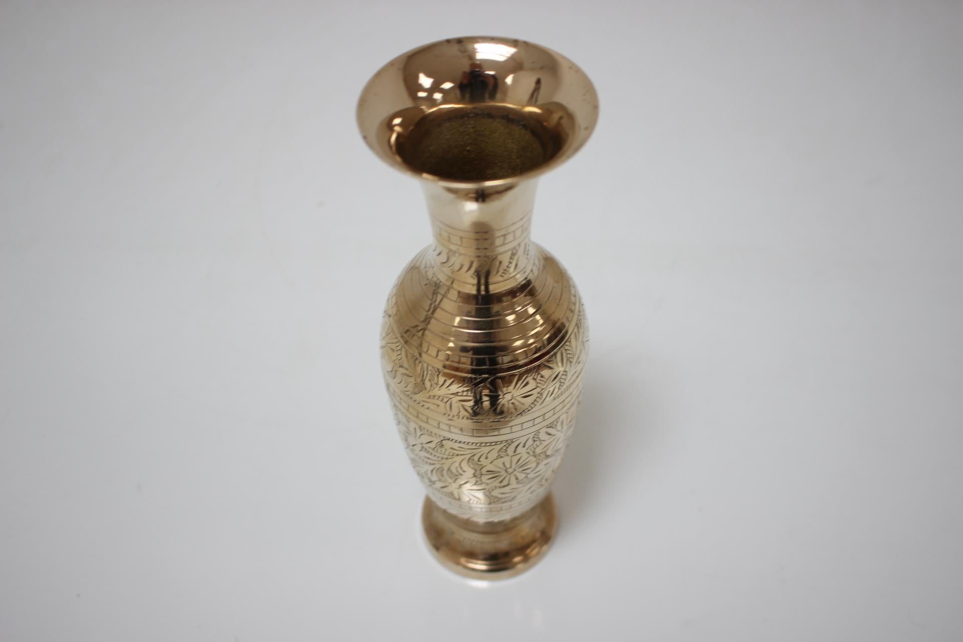Vaso in ottone di metà secolo, anni '60 in vendita 4