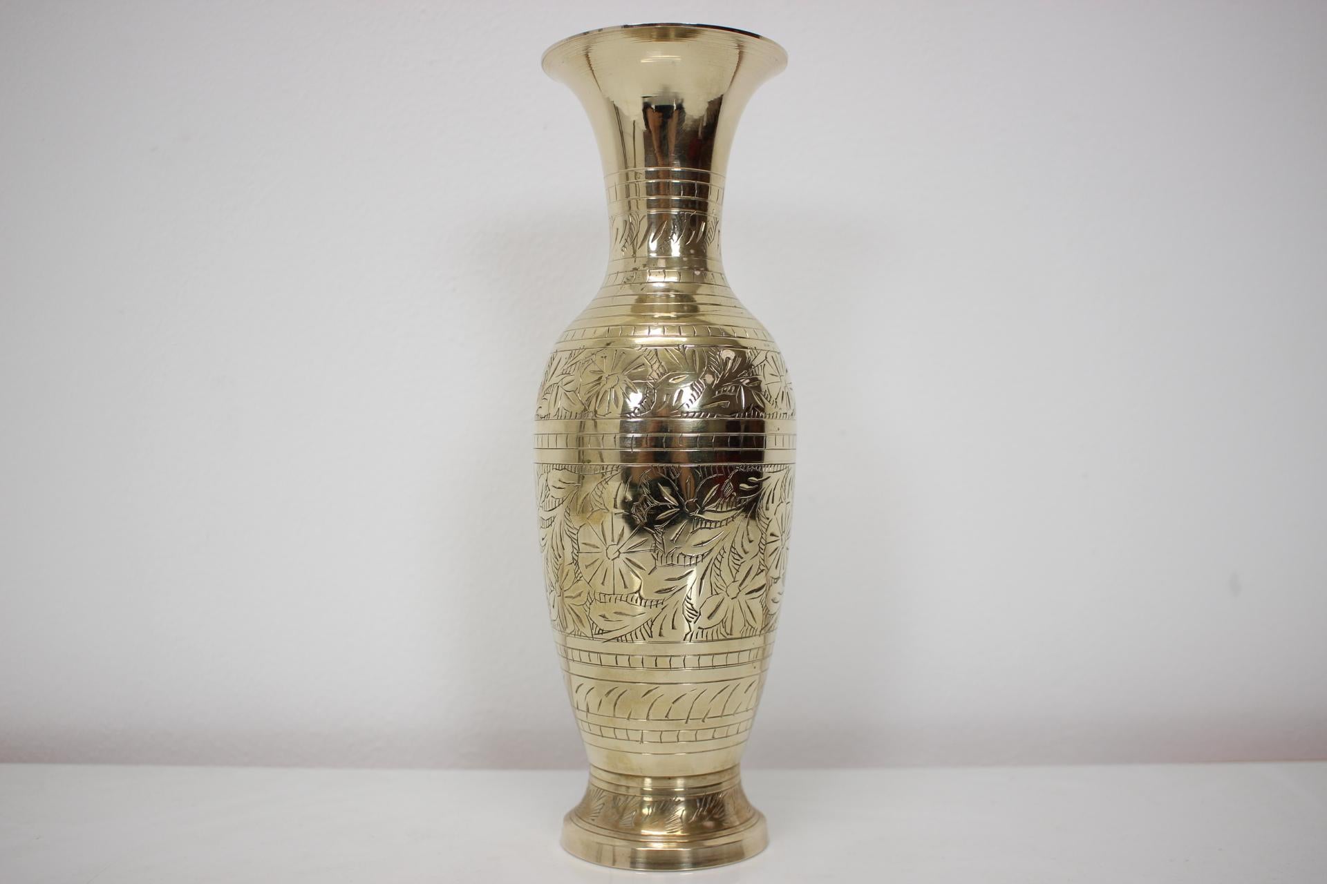 Mid-Century Modern Vase en laiton du milieu du siècle dernier, années 1960 en vente
