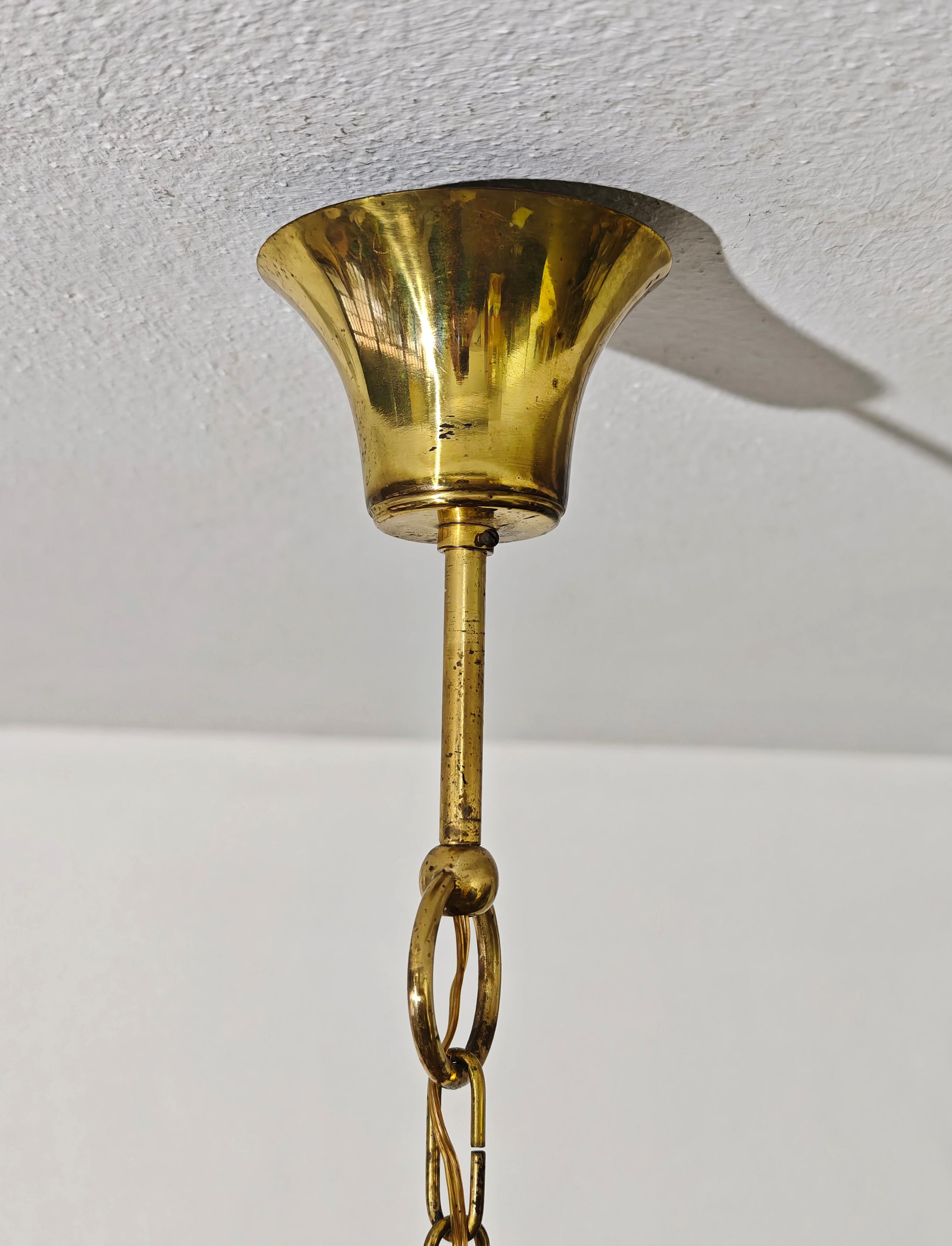 Laiton Lustre en paille, osier et plexiglas du milieu du siècle en laiton de Vienne Italie 60/70s en vente