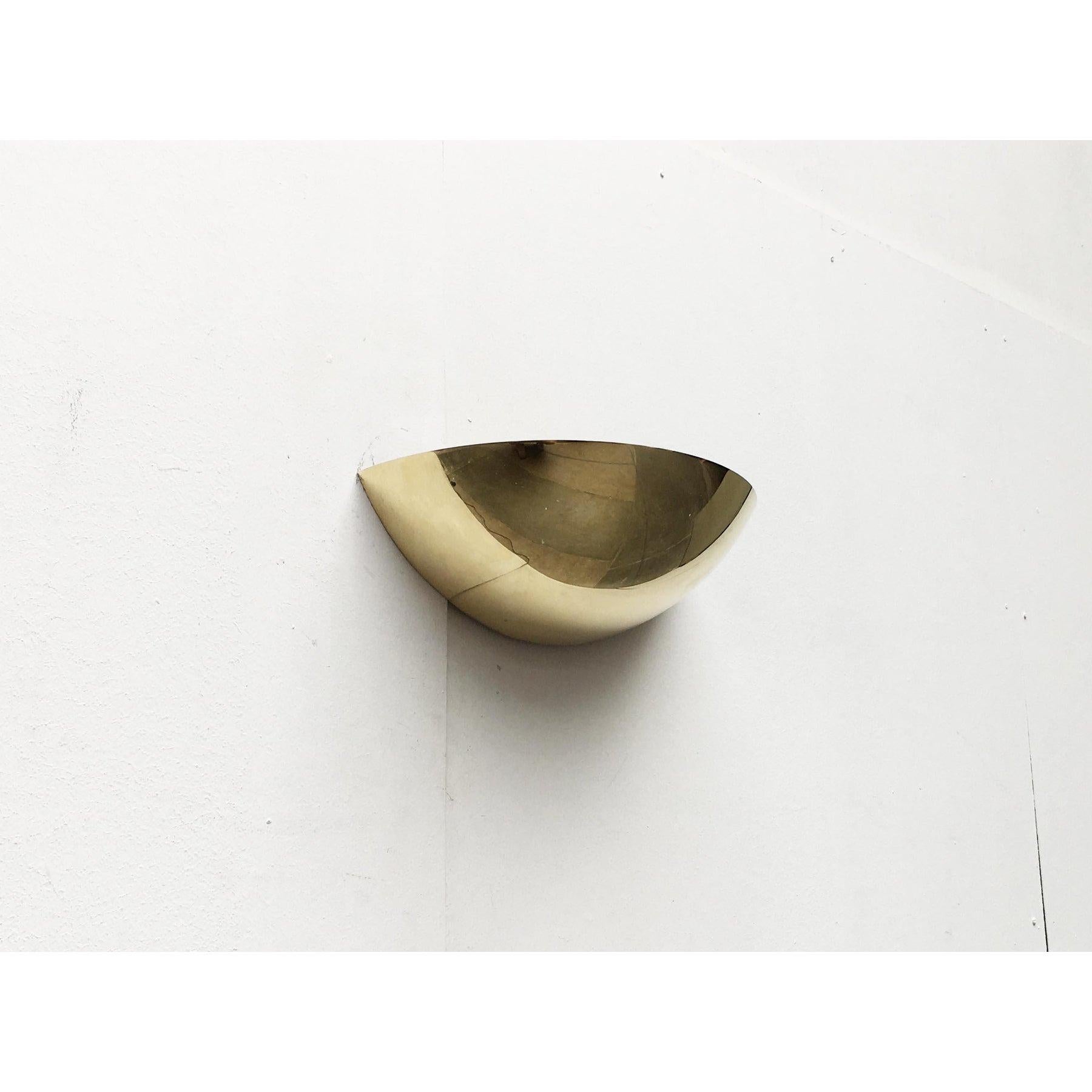 Mid-Century Brass Wall Lamp For Sale 7