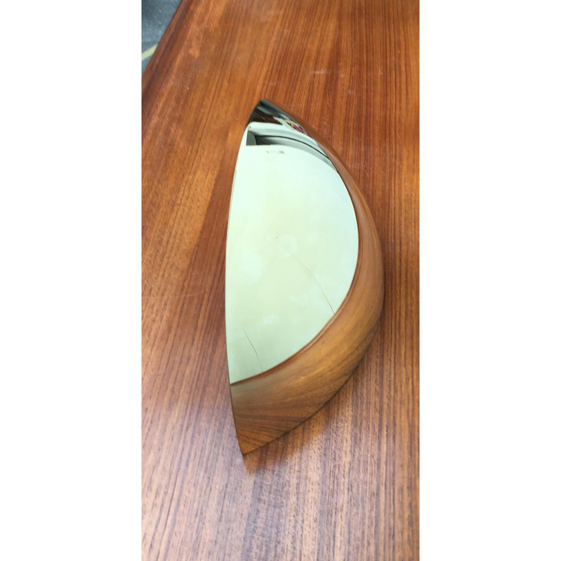 Mid-Century Brass Wall Lamp For Sale 1