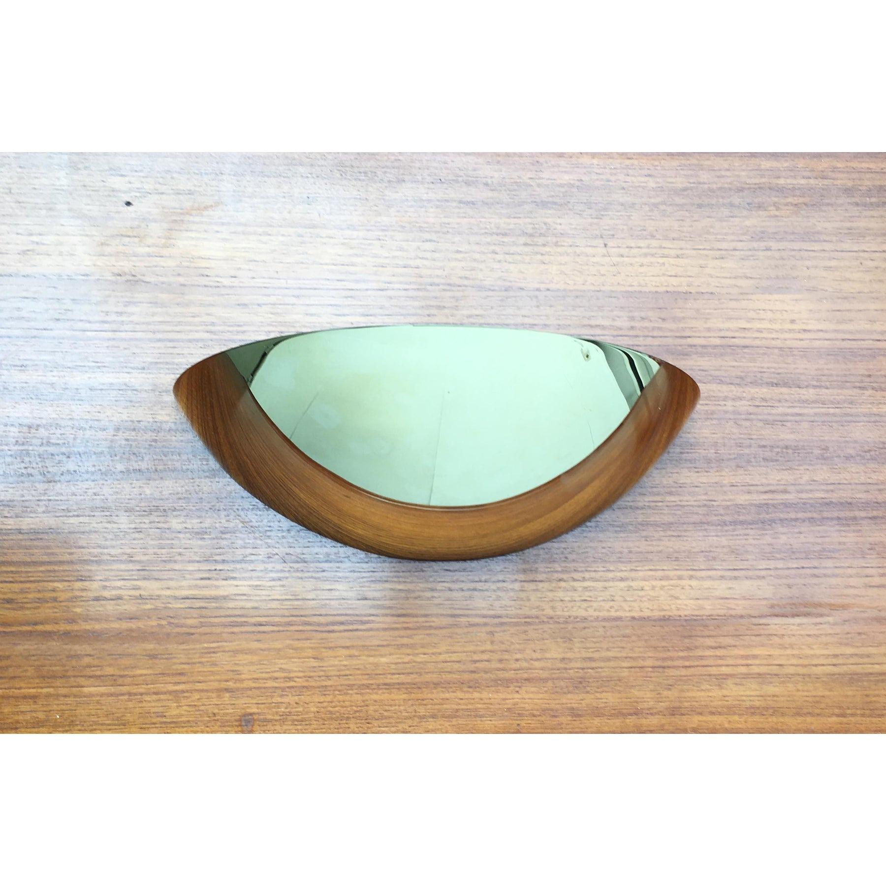 Mid-Century Brass Wall Lamp For Sale 2