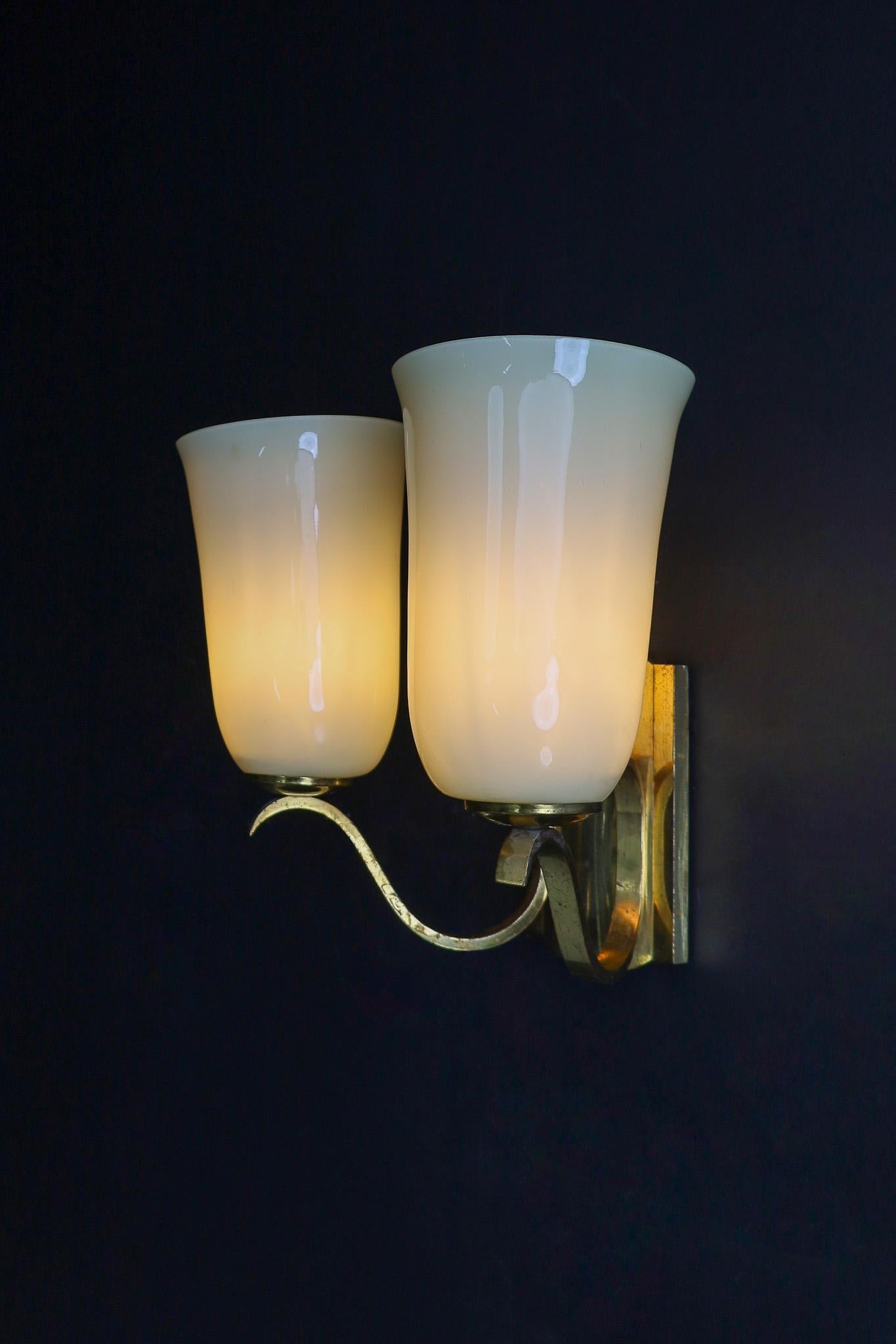 Mid-Century Brass Wall Light Sconce Opaline Glass Shades, Germany 1950s For Sale 2