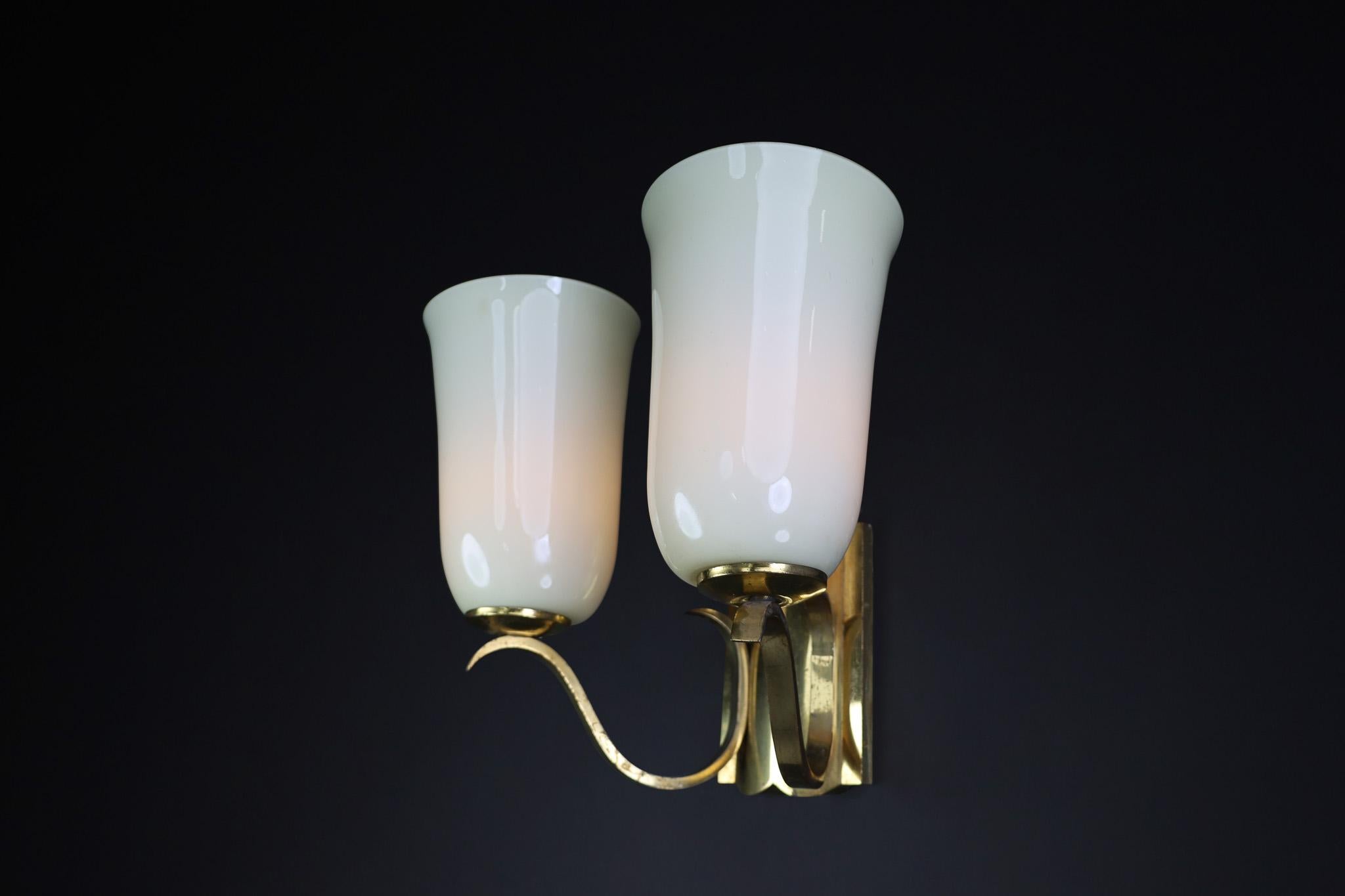 Mid-Century Brass Wall Light Sconce Opaline Glass Shades, Germany 1950s For Sale 3