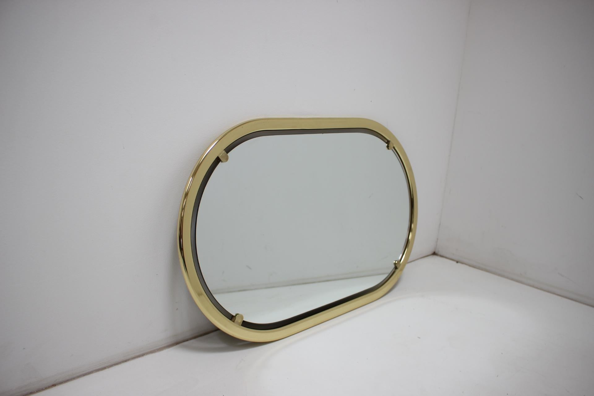 Mid-century Brass Wall Mirror, 1970's.  In Good Condition For Sale In Praha, CZ