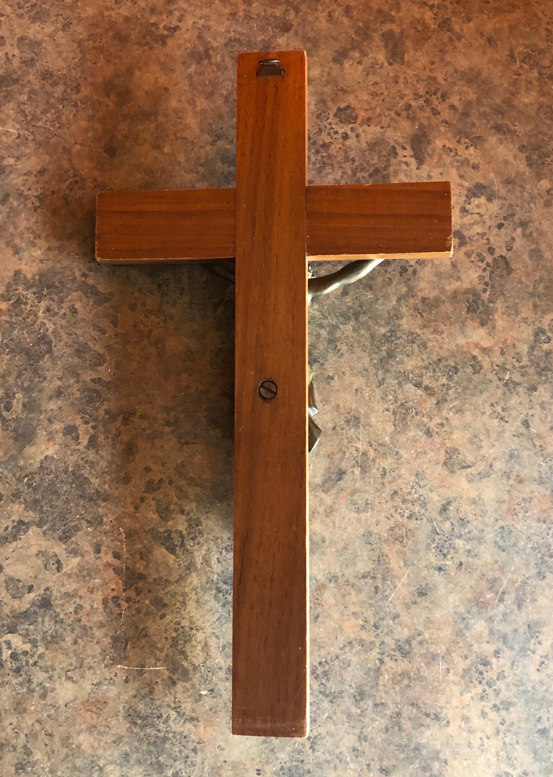 20th Century Midcentury Brass and Walnut Crucifix For Sale