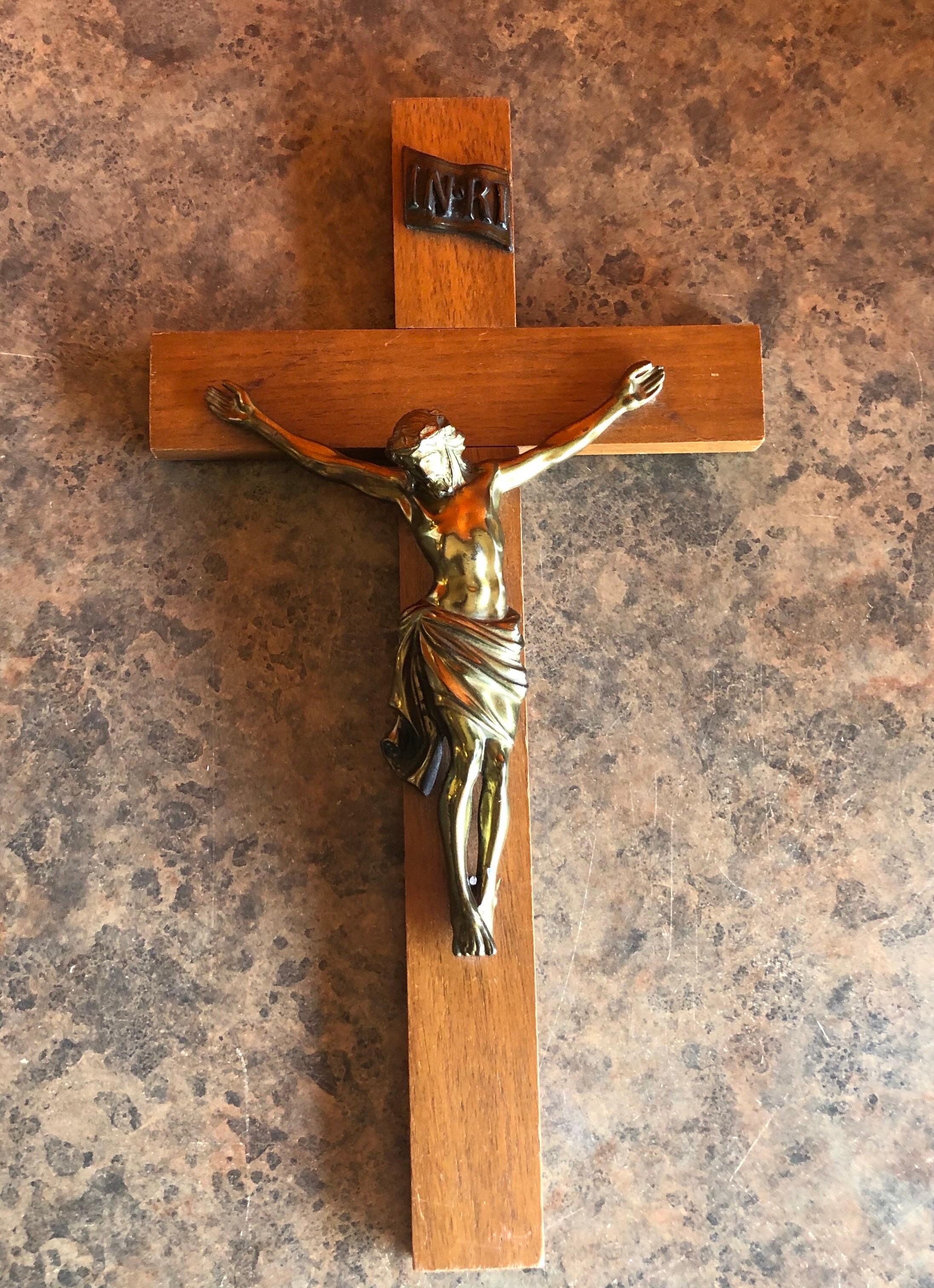 Midcentury Brass and Walnut Crucifix For Sale 3
