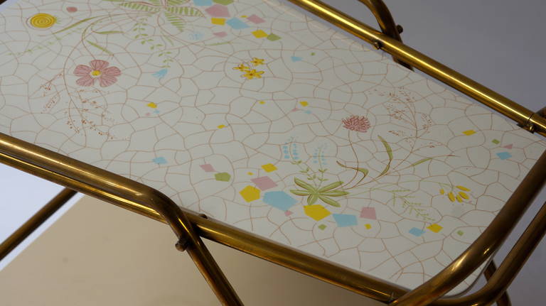 Midcentury Brass with Ceramic Hand-Painted Tray Bar Tea Cart In Good Condition For Sale In Antwerp, BE