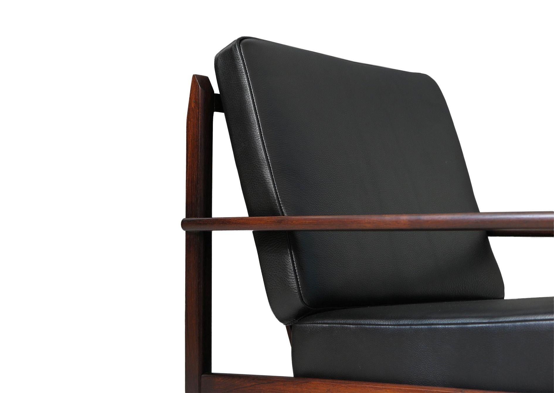 Brazilian Mid-century Brazil Modern Lounge Chairs in Black Leather For Sale