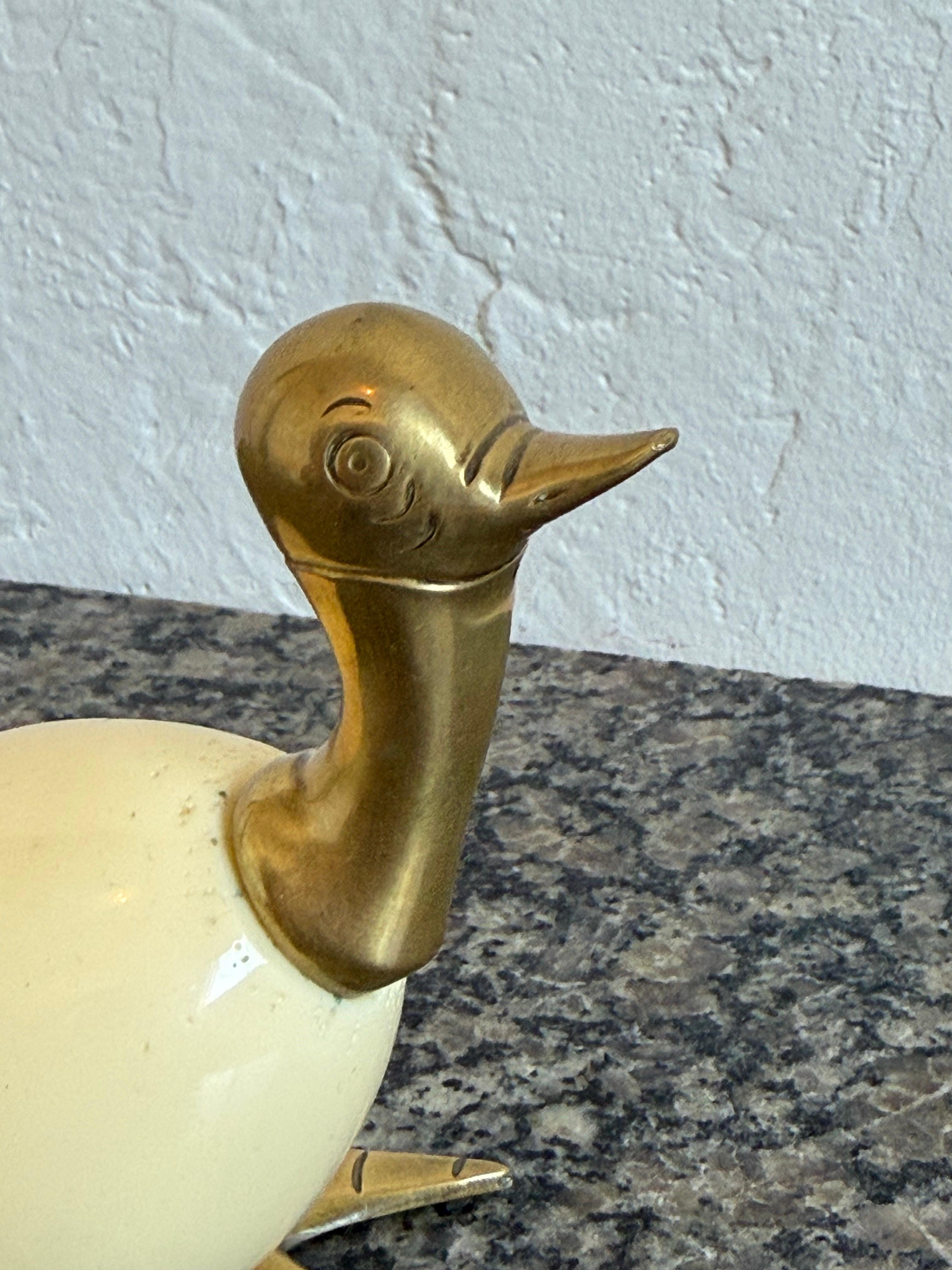 Entenskulptur aus brasilianischer Bronze und Harz aus der Mitte des Jahrhunderts, 1960er Jahre im Angebot 3
