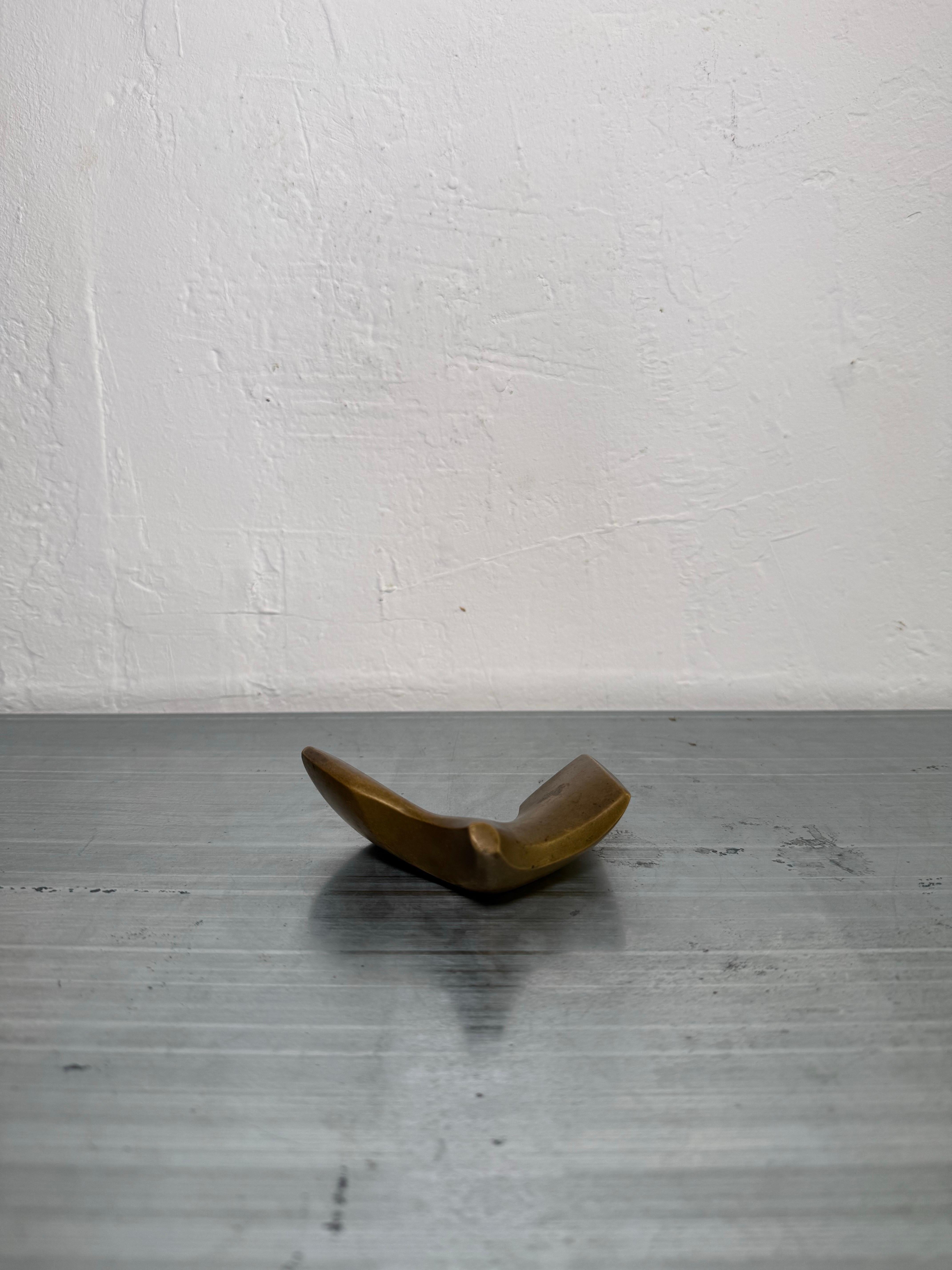 Brasiliano Mid-Century Brazilian Modern Abstract Bronze Sculpture by Franklin in vendita