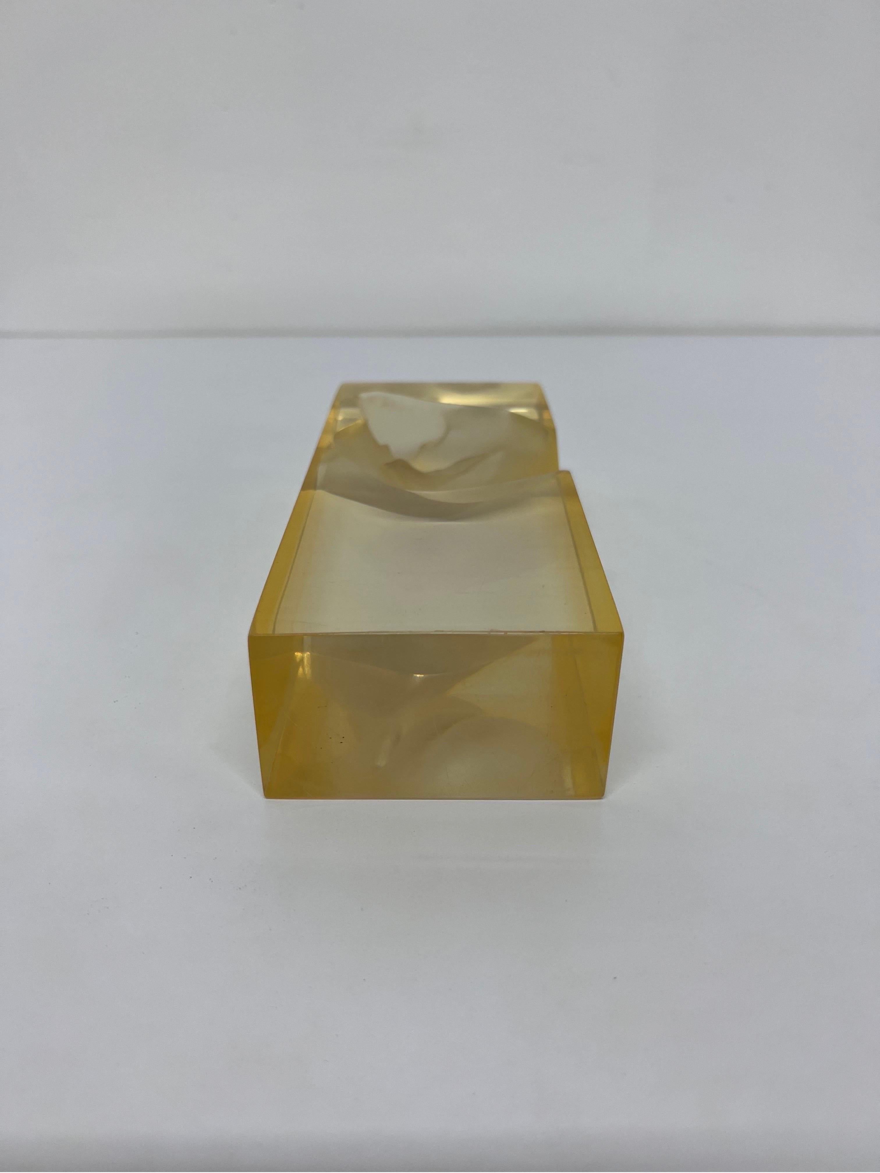 Mid-Century Brazilian Modern Acrylic Lucite Block Kissing Sculpture, 1950s 8