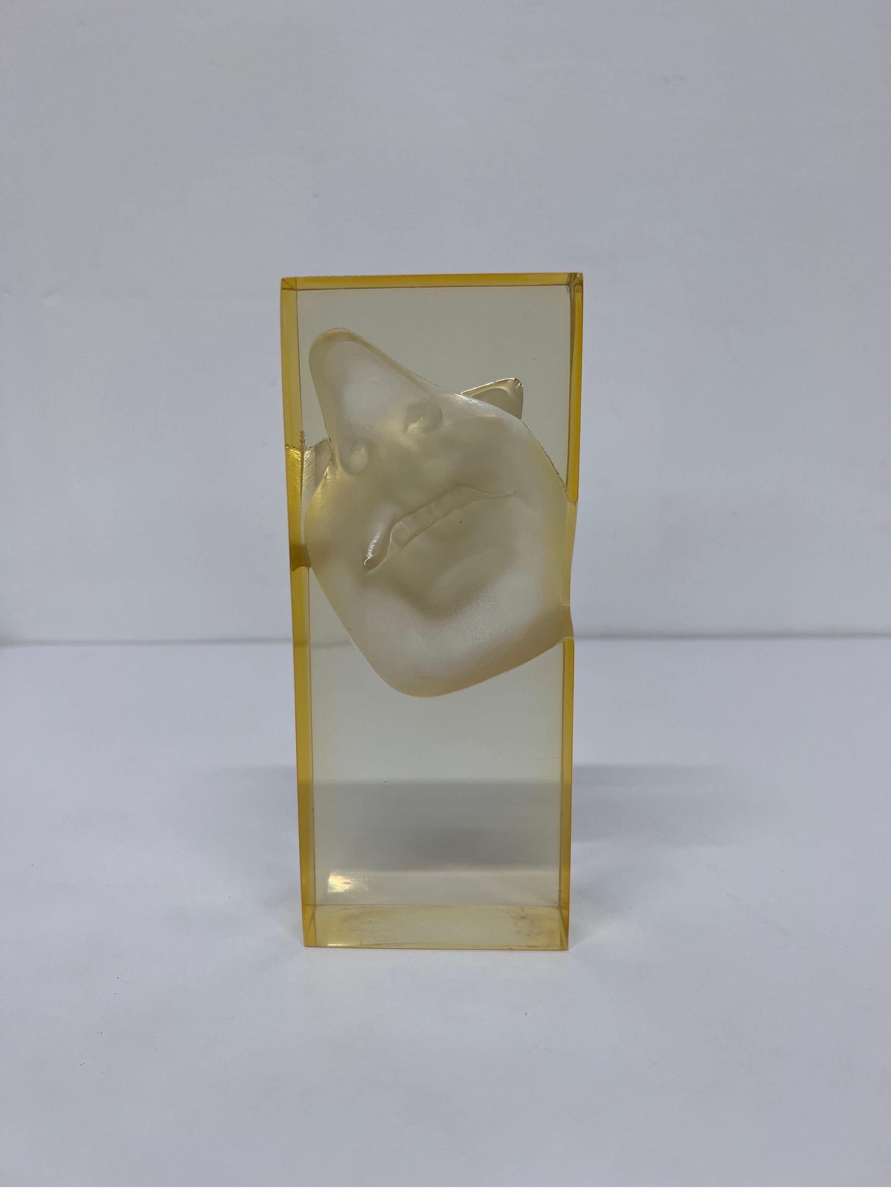 Mid-Century Brazilian Modern Acrylic Lucite Block Kissing Sculpture, 1950s 3