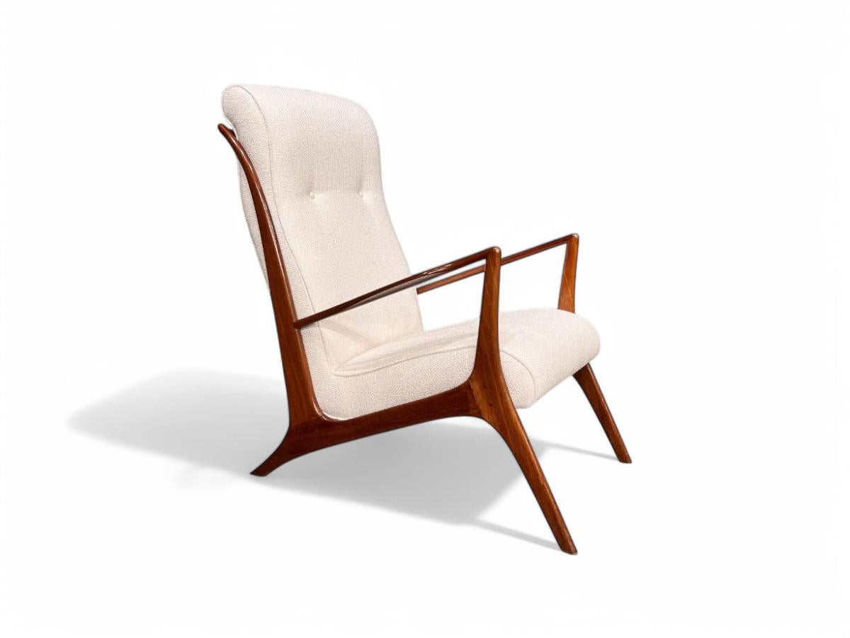 Mid-Century Brazilian Modern Armchair in Hardwood & Bouclé by John Graz, 1950’s For Sale 1