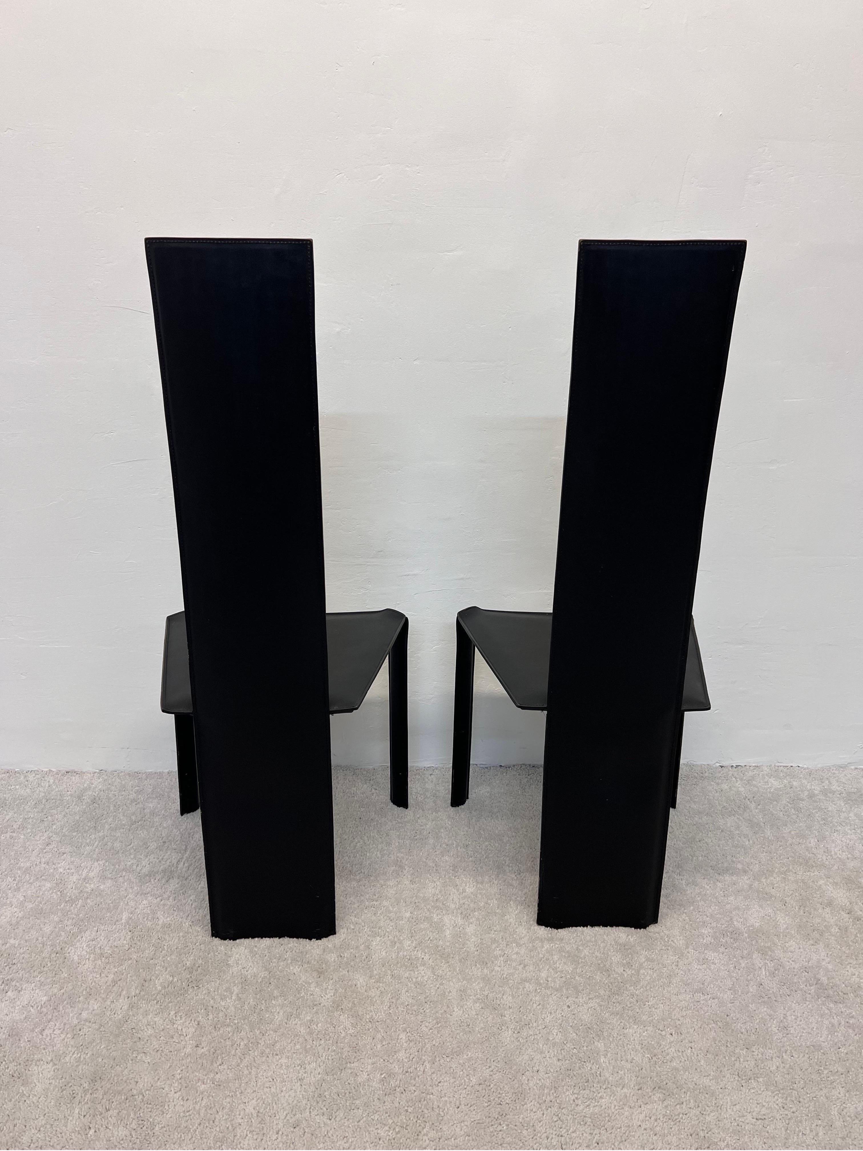 Mid-Century Brazilian Modern Ligne Roset Black Leather Dining Chairs, a Pair In Good Condition In Miami, FL
