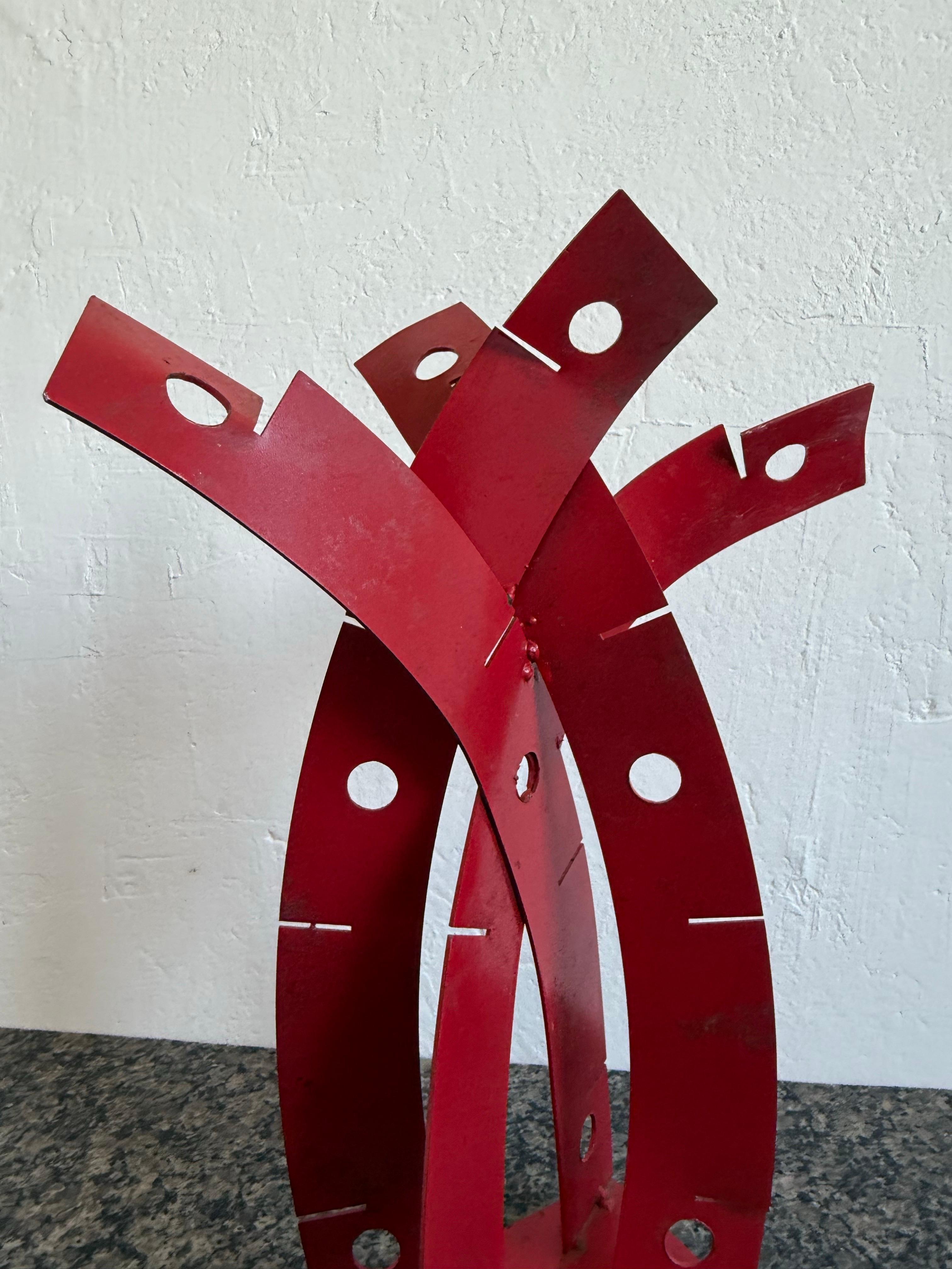 Mitte des Jahrhunderts brasilianische moderne rot lackierte abstrakte Tischskulptur im Angebot 4