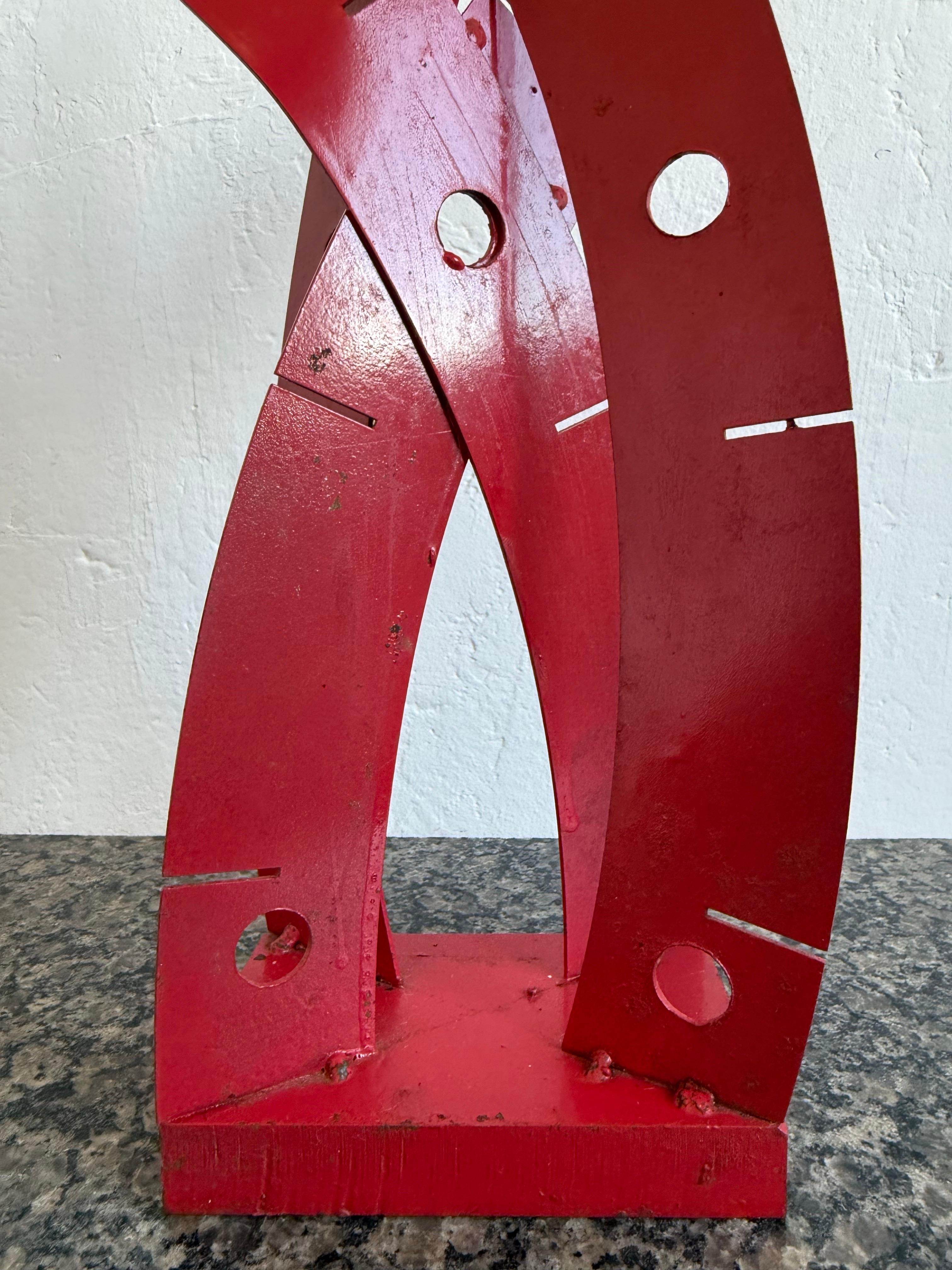 Mitte des Jahrhunderts brasilianische moderne rot lackierte abstrakte Tischskulptur im Angebot 5