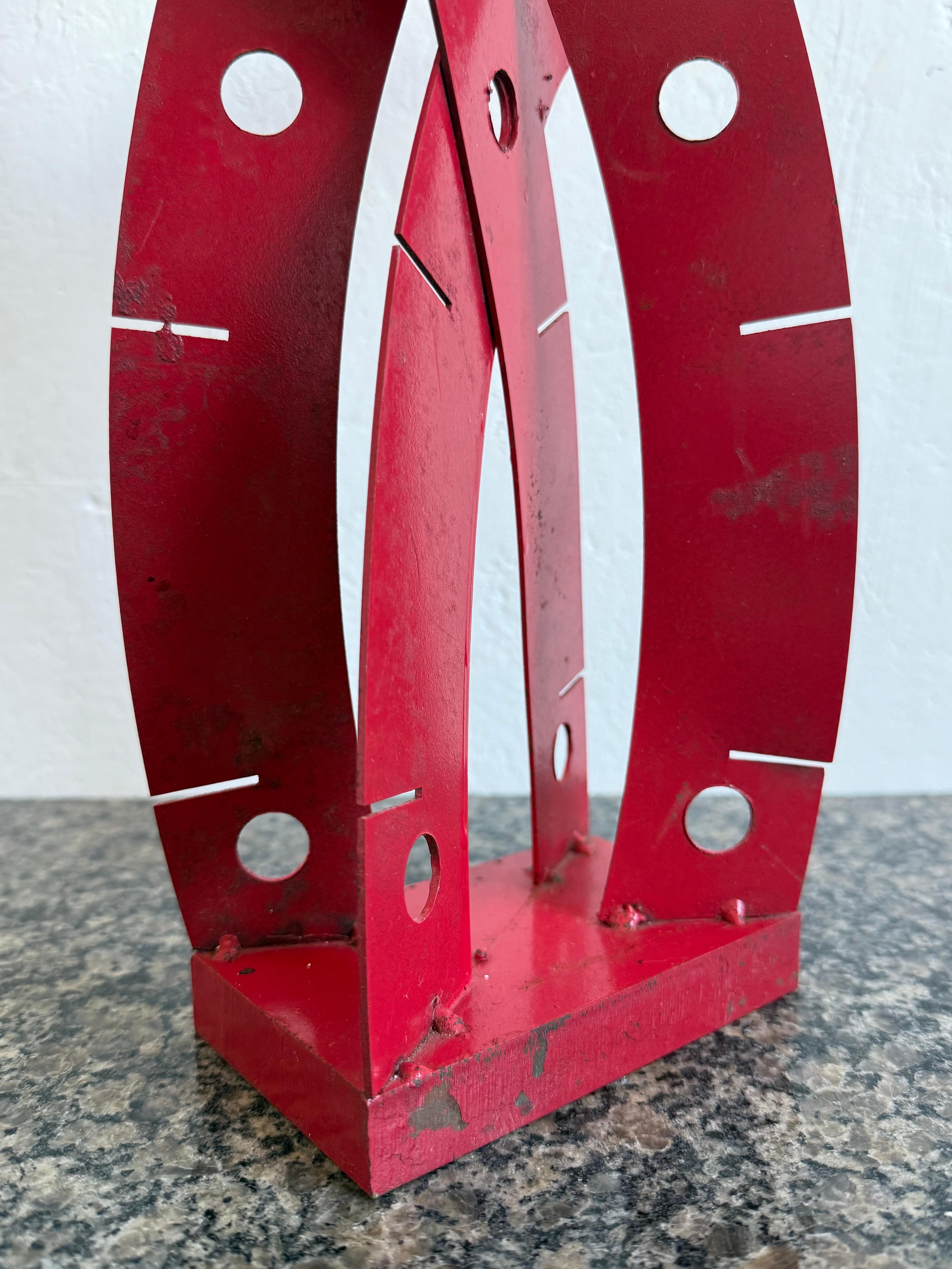 Mitte des Jahrhunderts brasilianische moderne rot lackierte abstrakte Tischskulptur im Angebot 2