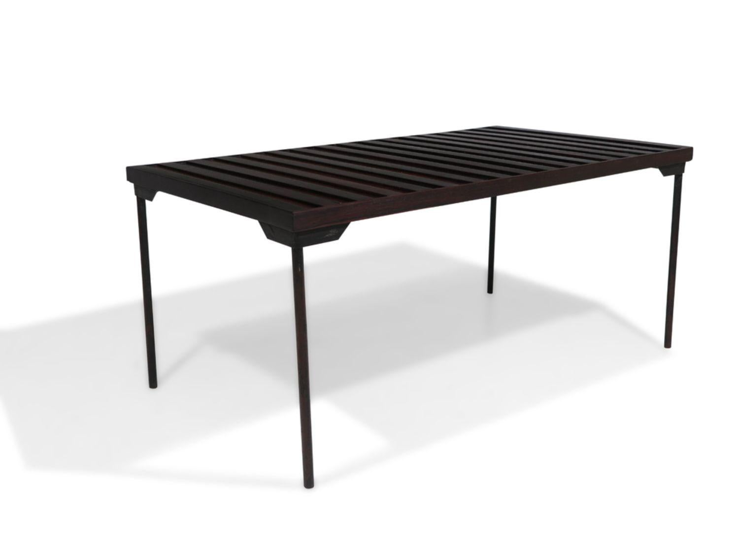 Mid-century Brazilian Modern Rosewood Coffee Table With Iron Legs In Good Condition For Sale In Oakland, CA