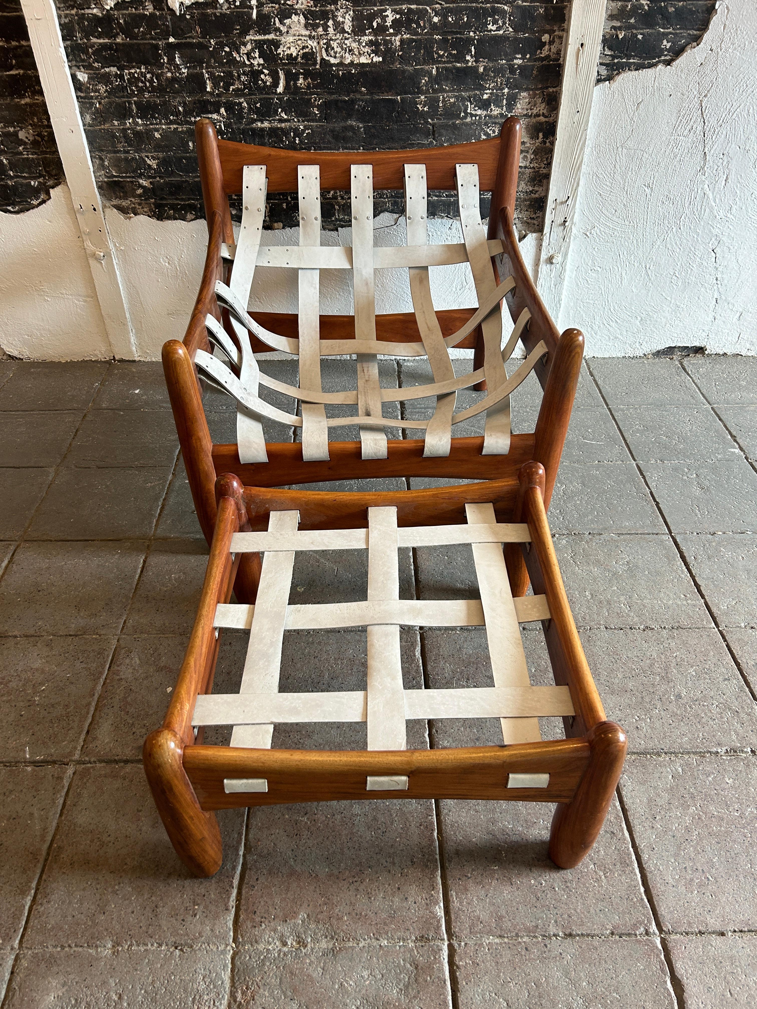 Chaise longue et ottoman en cuir 