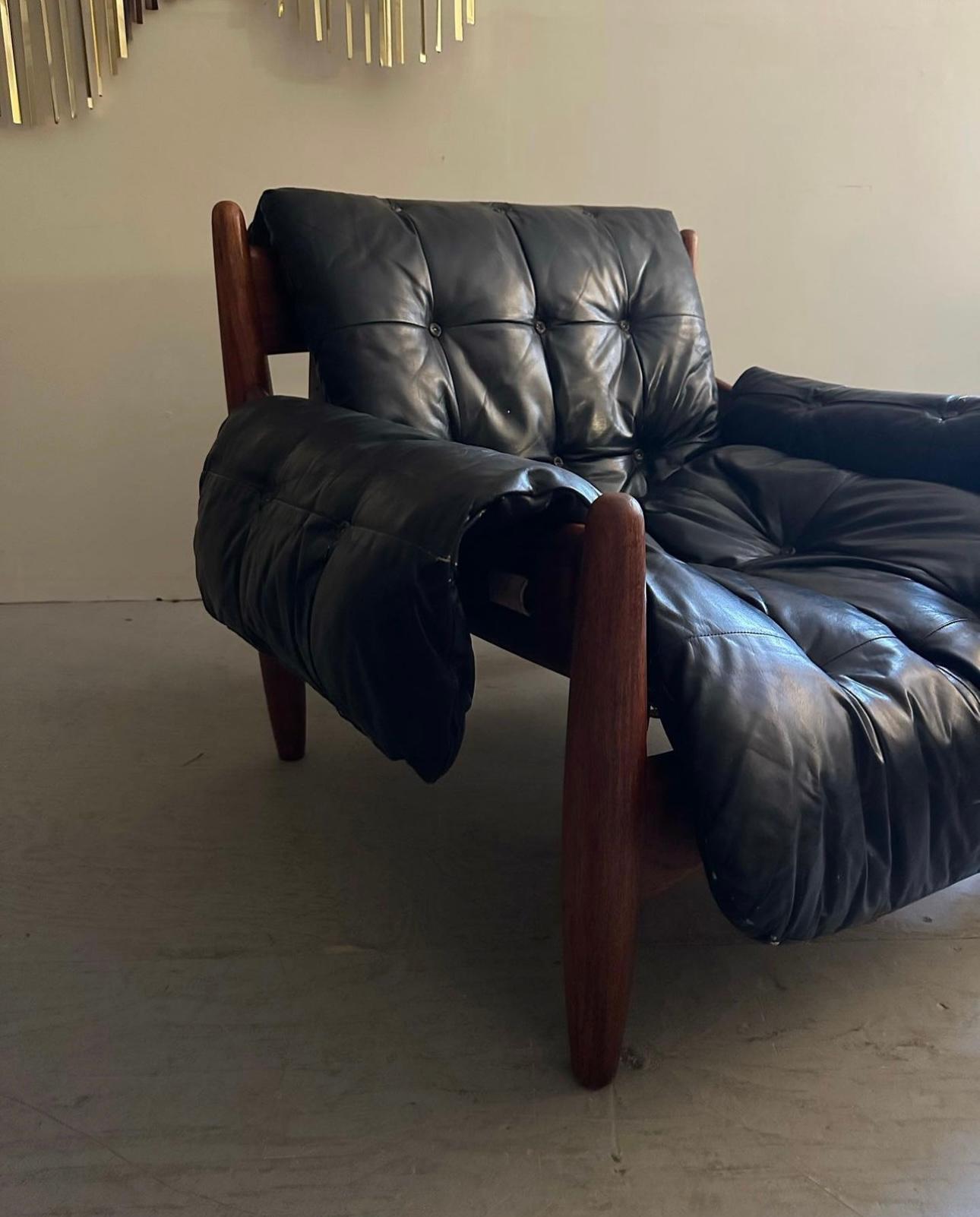 Midcentury Brazilian Modern “Sheriff” Lounge Chair Designed by Sergio Rodrigues In Good Condition For Sale In Union City, NJ