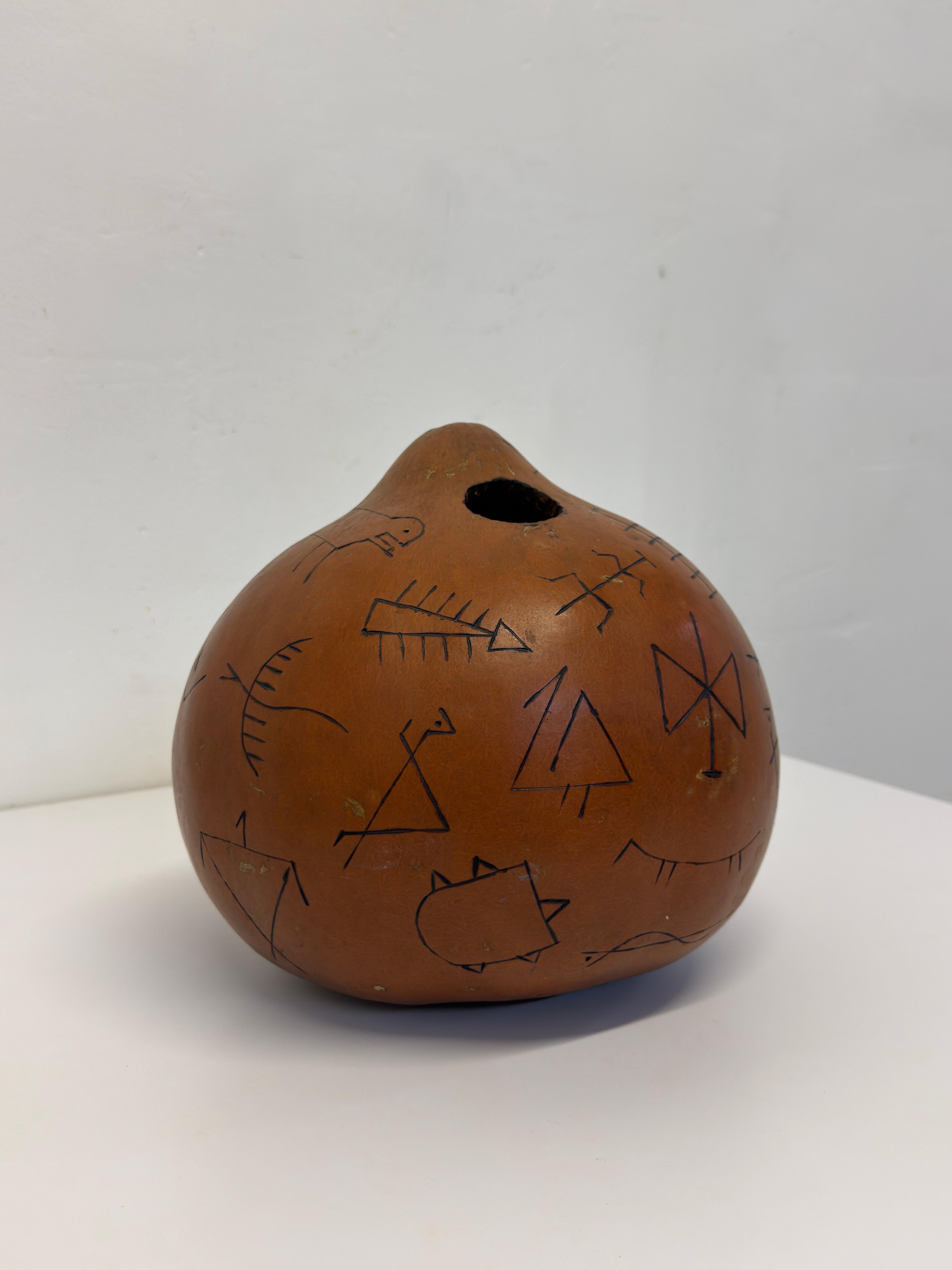 Zucca colorata brasiliana moderna di metà secolo con figure a punta d'ago calda In condizioni buone in vendita a Miami, FL
