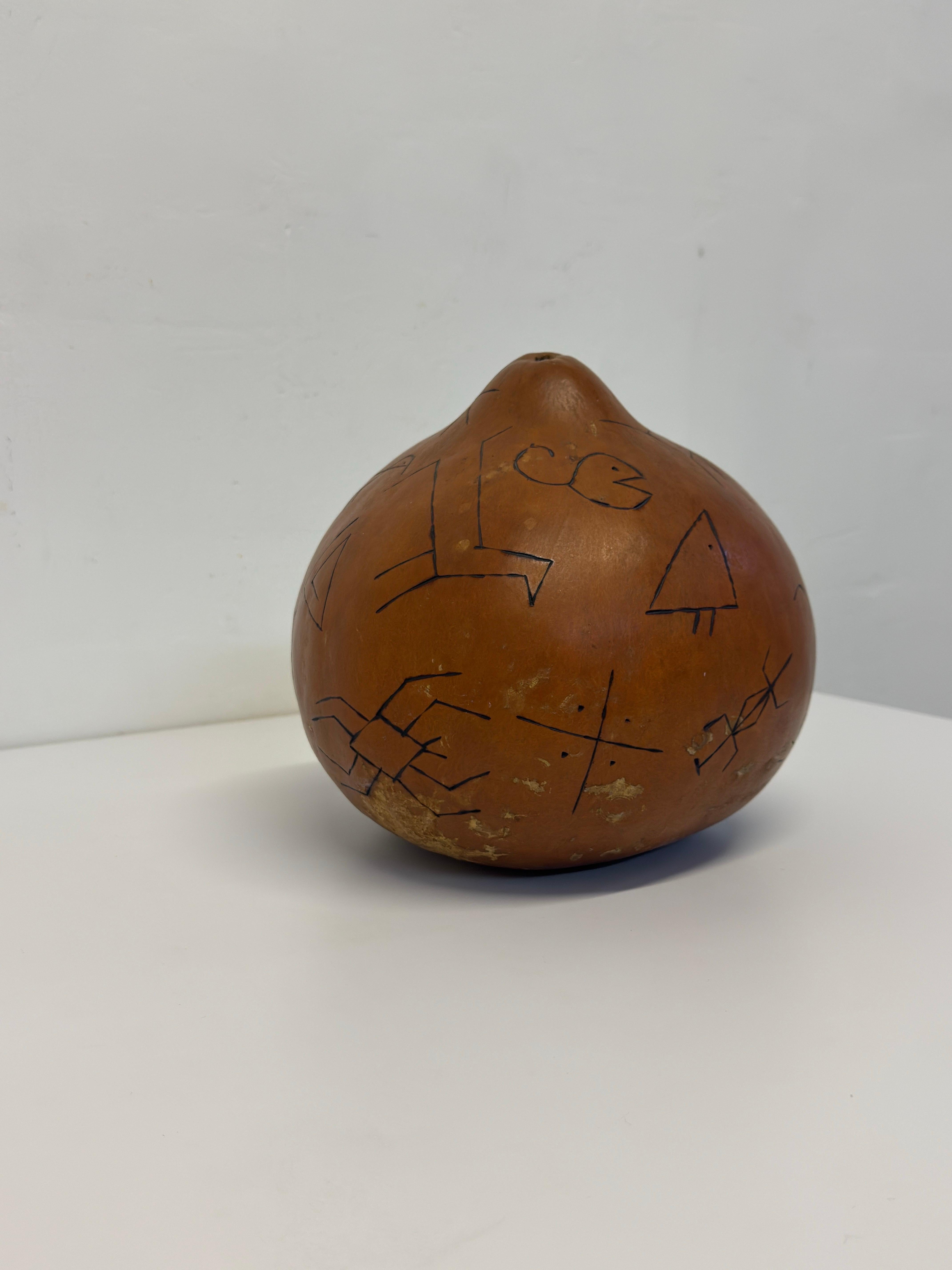 Legno Zucca colorata brasiliana moderna di metà secolo con figure a punta d'ago calda in vendita