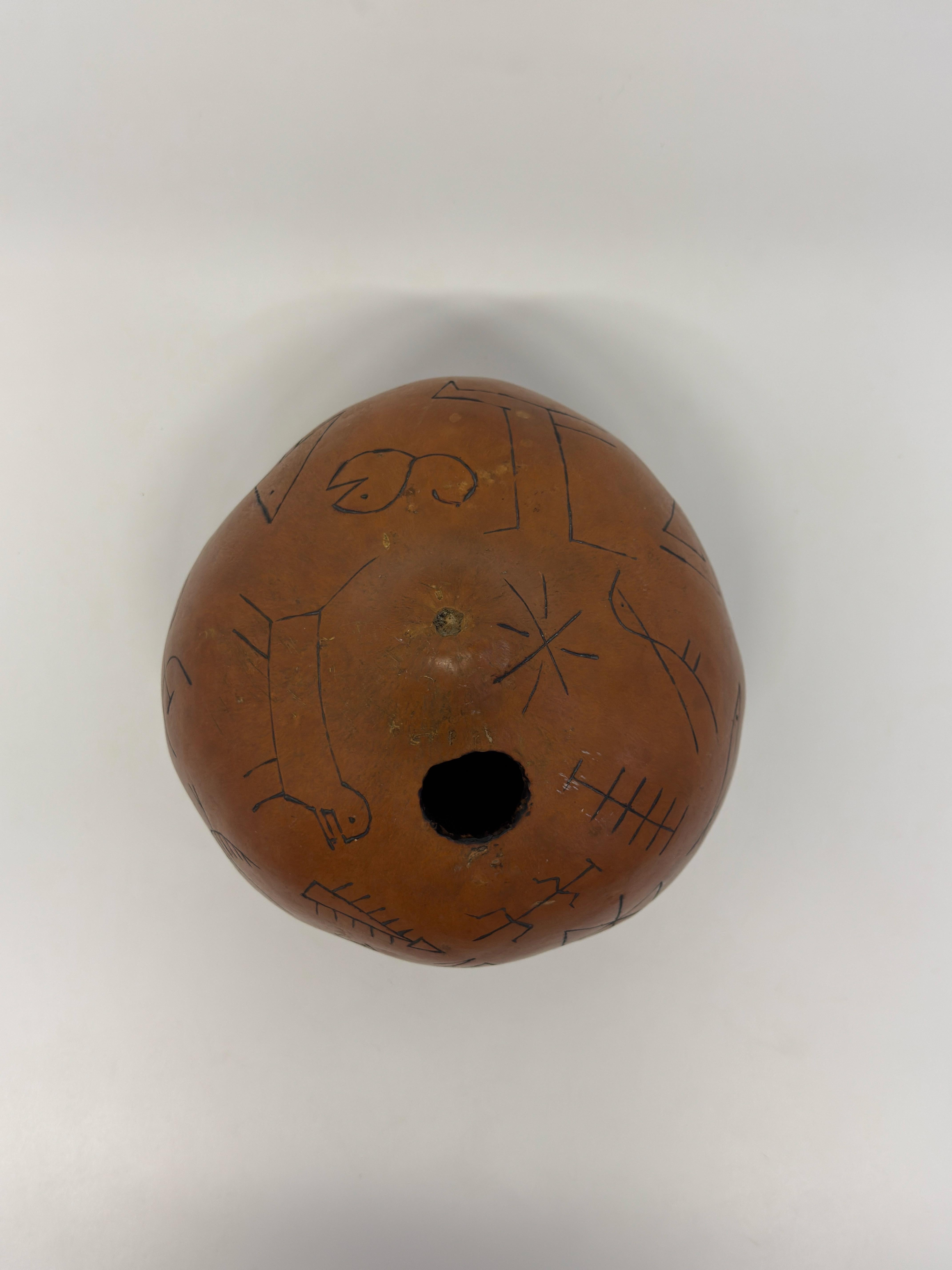 Zucca colorata brasiliana moderna di metà secolo con figure a punta d'ago calda in vendita 2