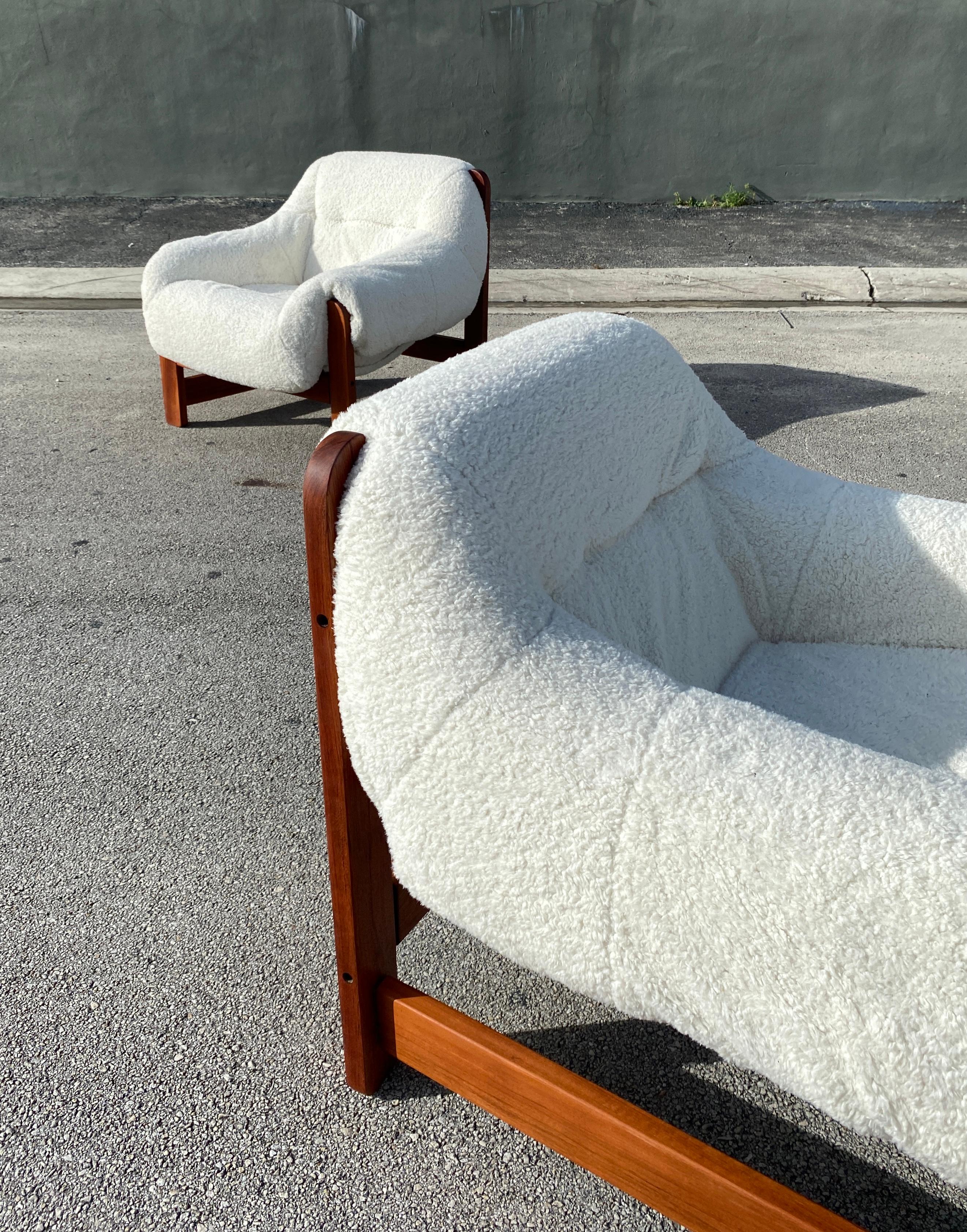 Mid Century Brazilian Pair of Lounge Chairs in the Style of Percival Lafer 6