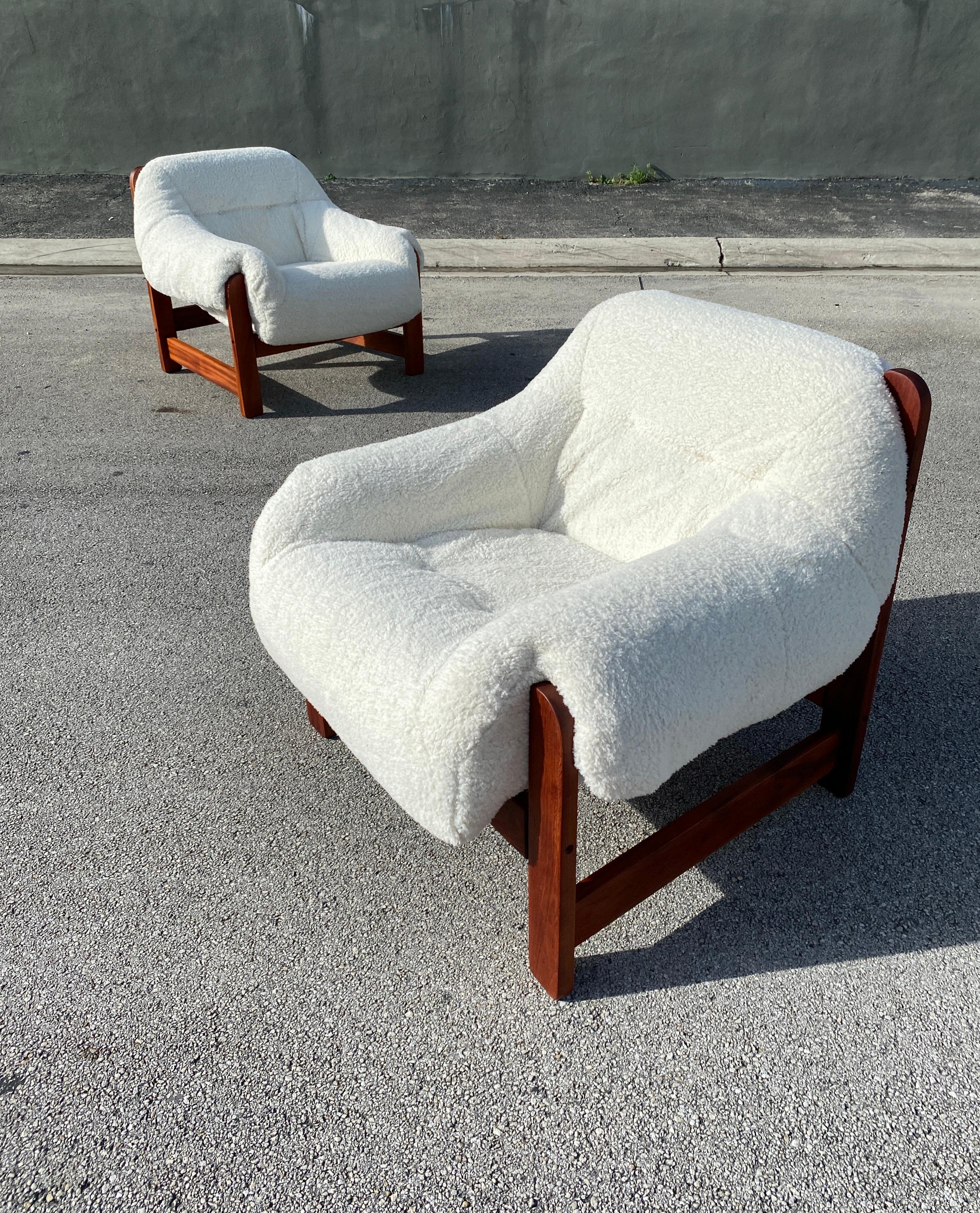 Mid Century Brazilian Pair of Lounge Chairs in the Style of Percival Lafer 7