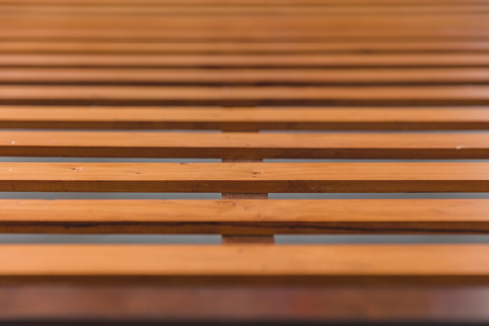 Cama de palisandro brasileño de Geraldo de Barros, Mediados de siglo, 1950, Tamaño Queen mediados del siglo XX en venta