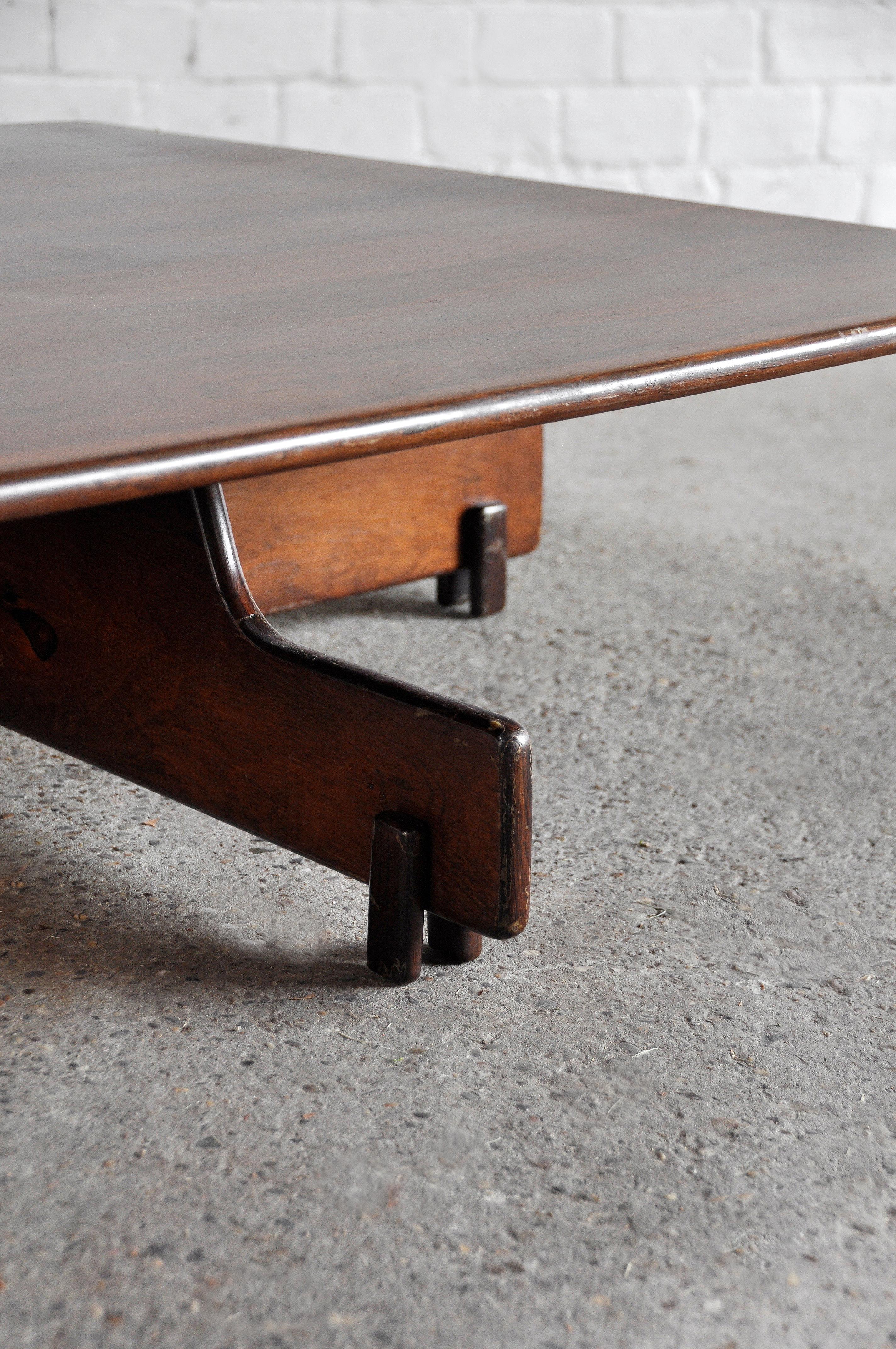 Mid-Century Brazilian Rosewood Coffee Table Attributed to Sergio Rodrigues, 1960 For Sale 4