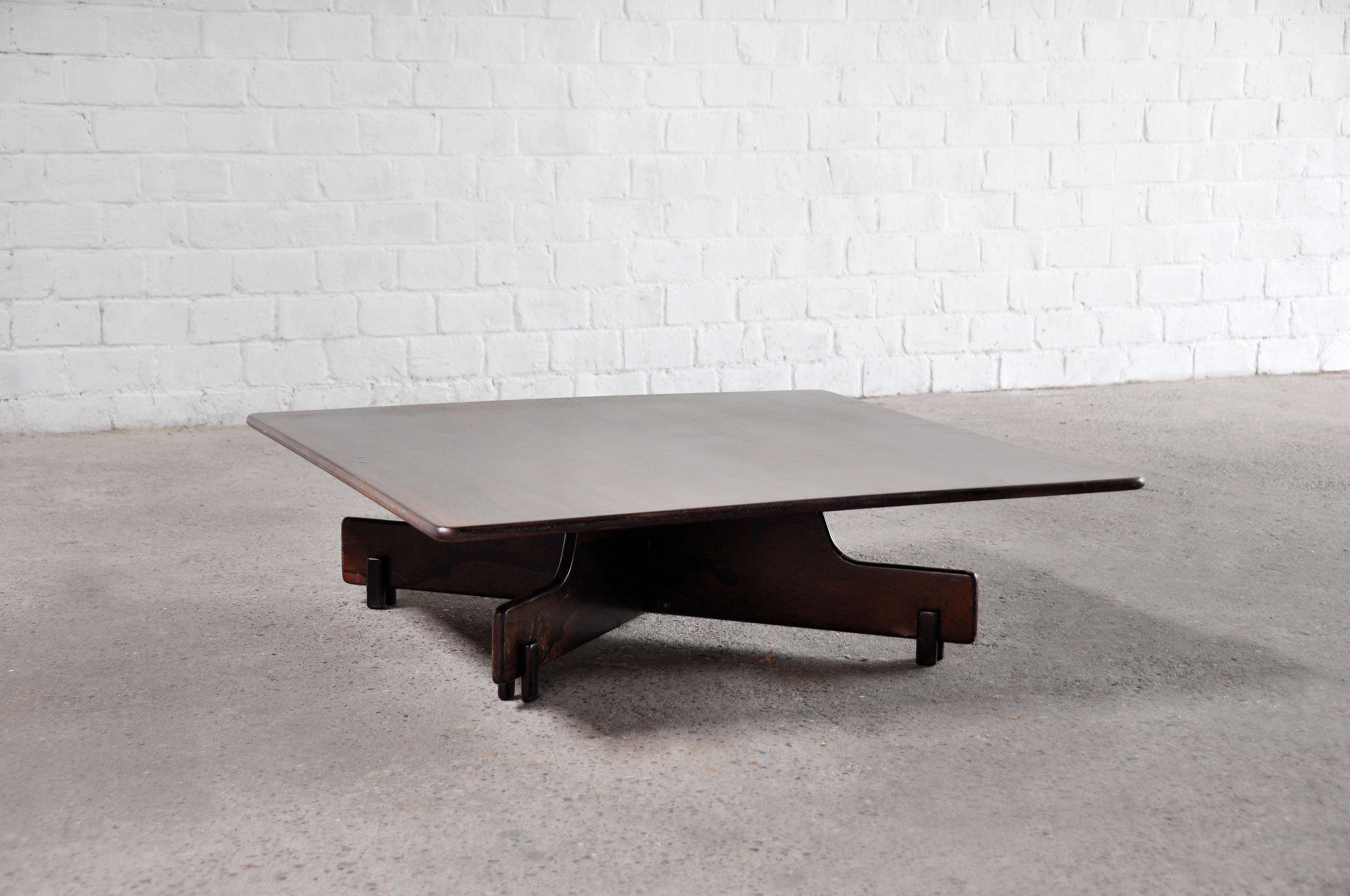 Mid-Century Brazilian Rosewood Coffee Table Attributed to Sergio Rodrigues, 1960 For Sale 1