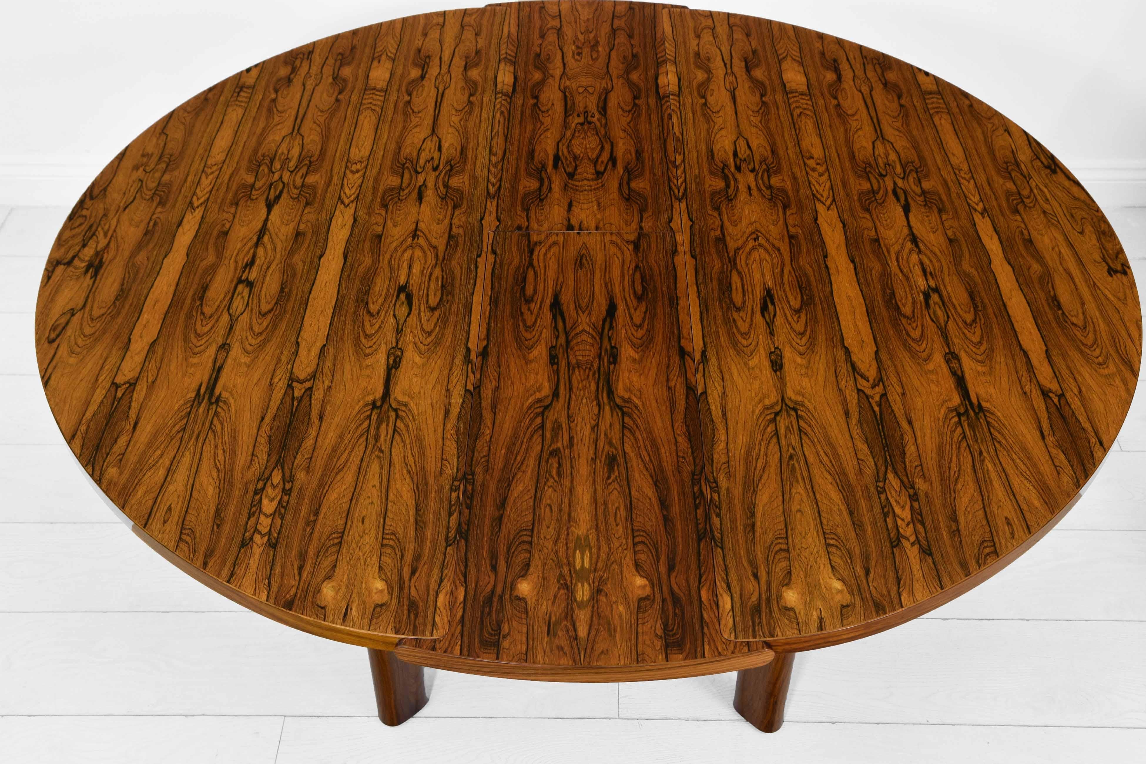 Mid Century Rosewood Extending Circular Dining Table  In Good Condition In Norwich, GB