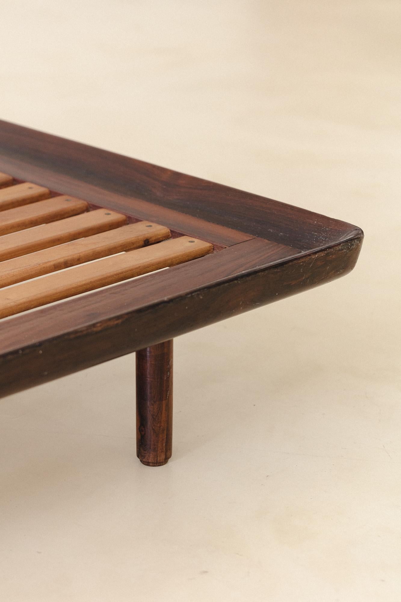 Mid Century Brazilian Rosewood Luxor bed by Sergio Rodrigues For Sale 4
