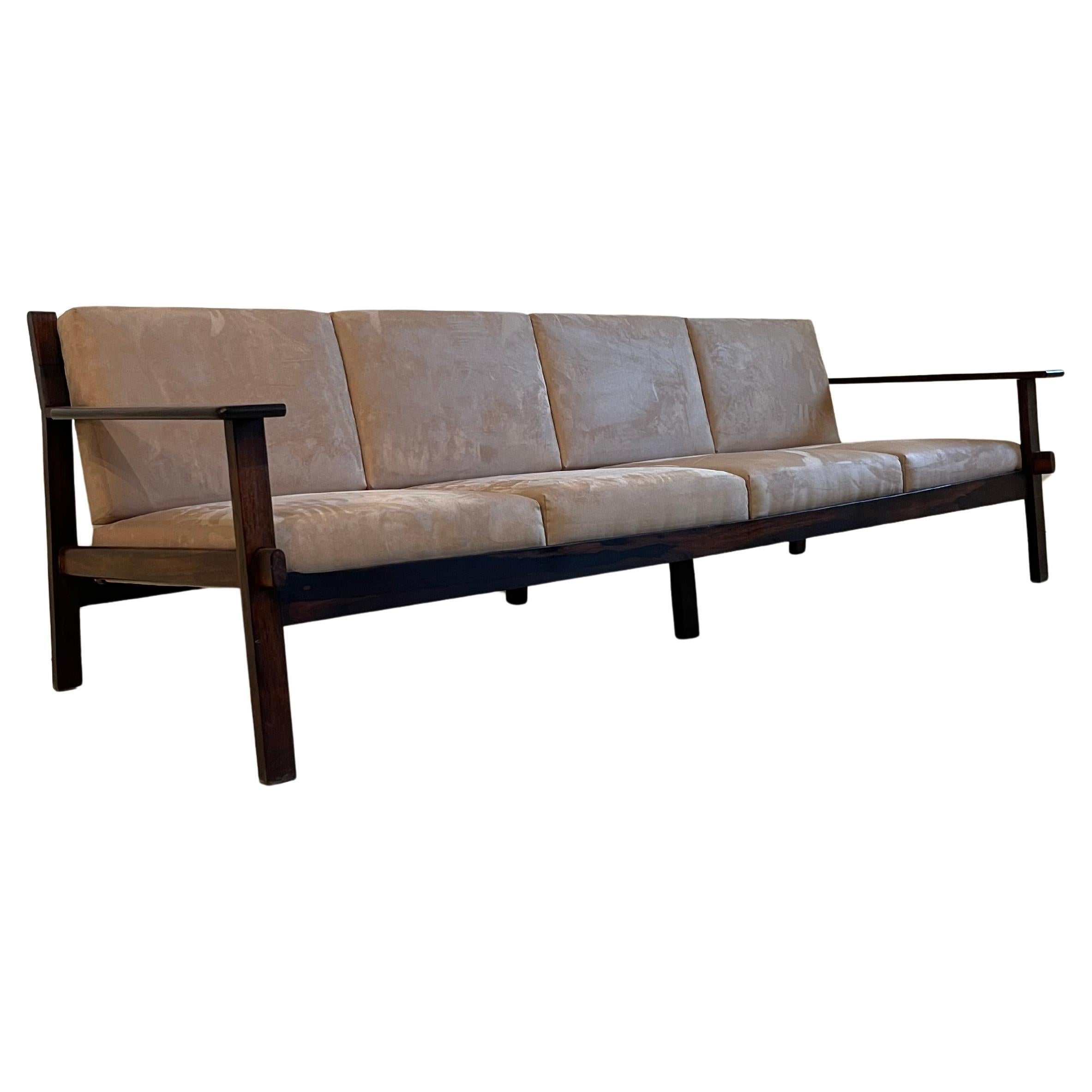 Divano in palissandro brasiliano del Mid Century di Celina Decorações, anni '60