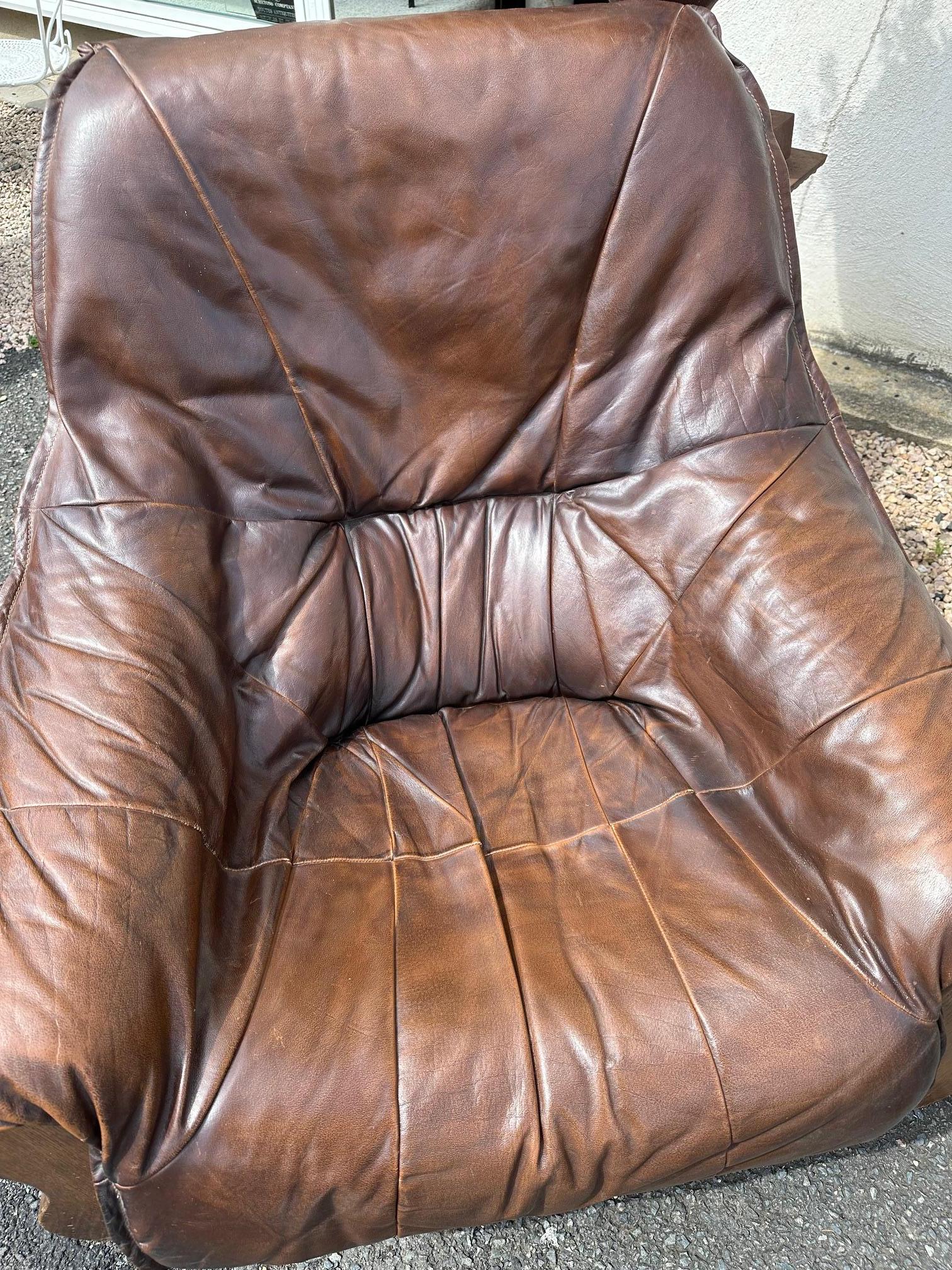 Mid-century Bresilian Brutalist Leather and Oak Living room set, 1970s For Sale 10
