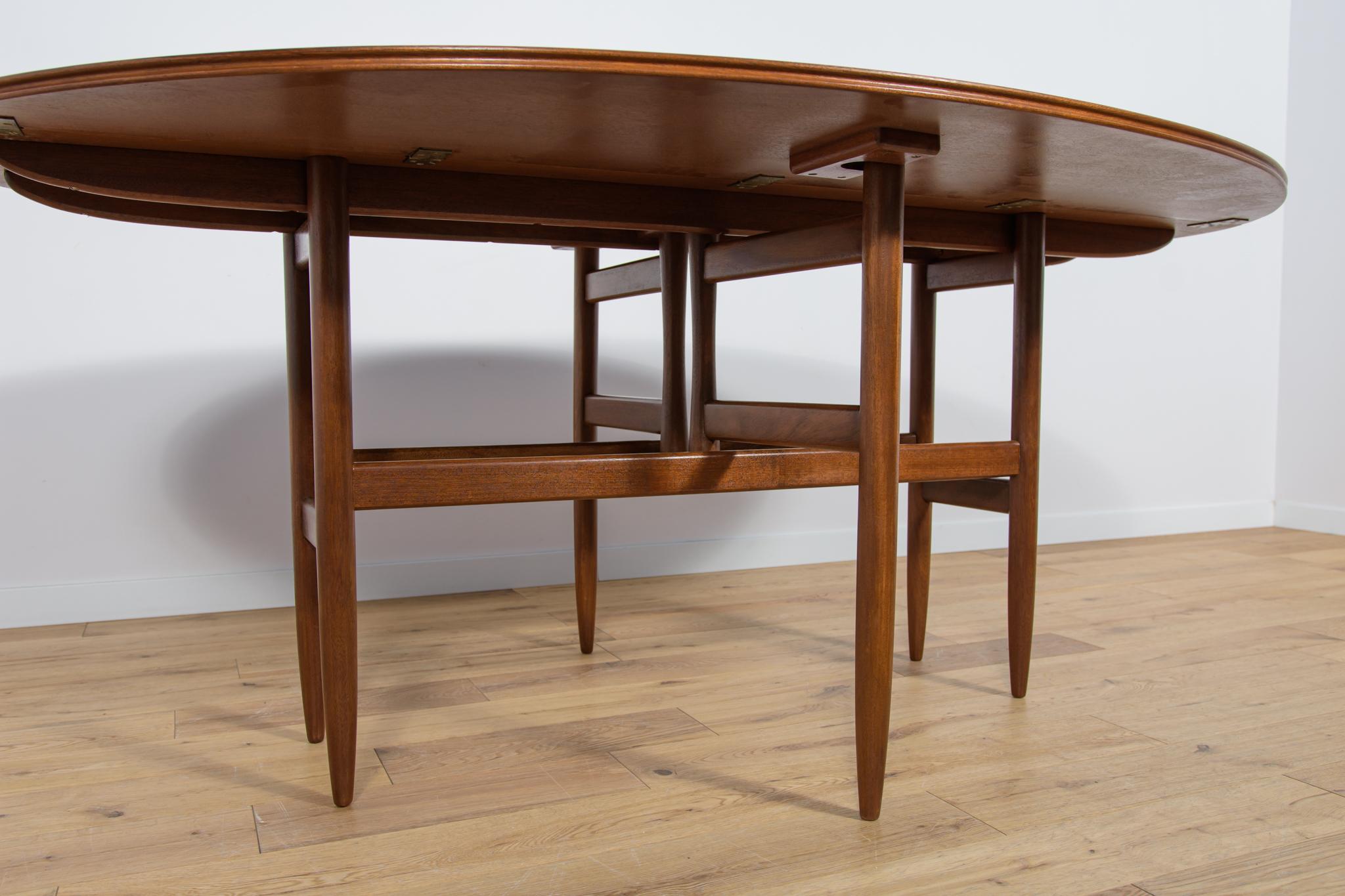 Mid-Century British Extendable Dining Table, 1960s For Sale 3