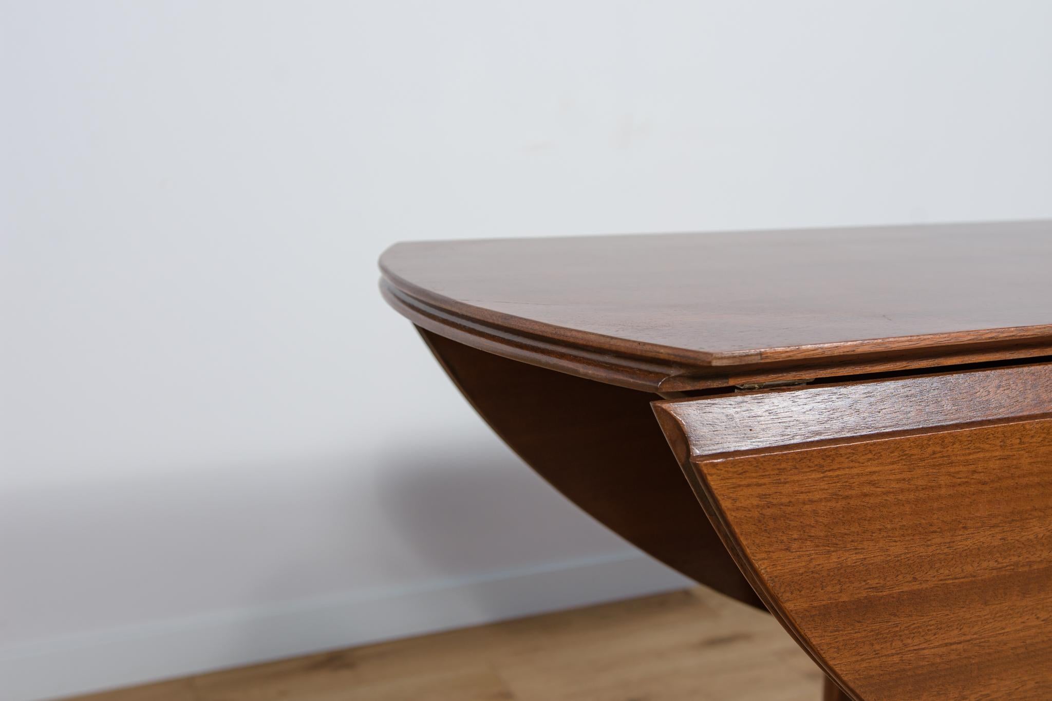 Mid-Century British Extendable Dining Table, 1960s For Sale 6