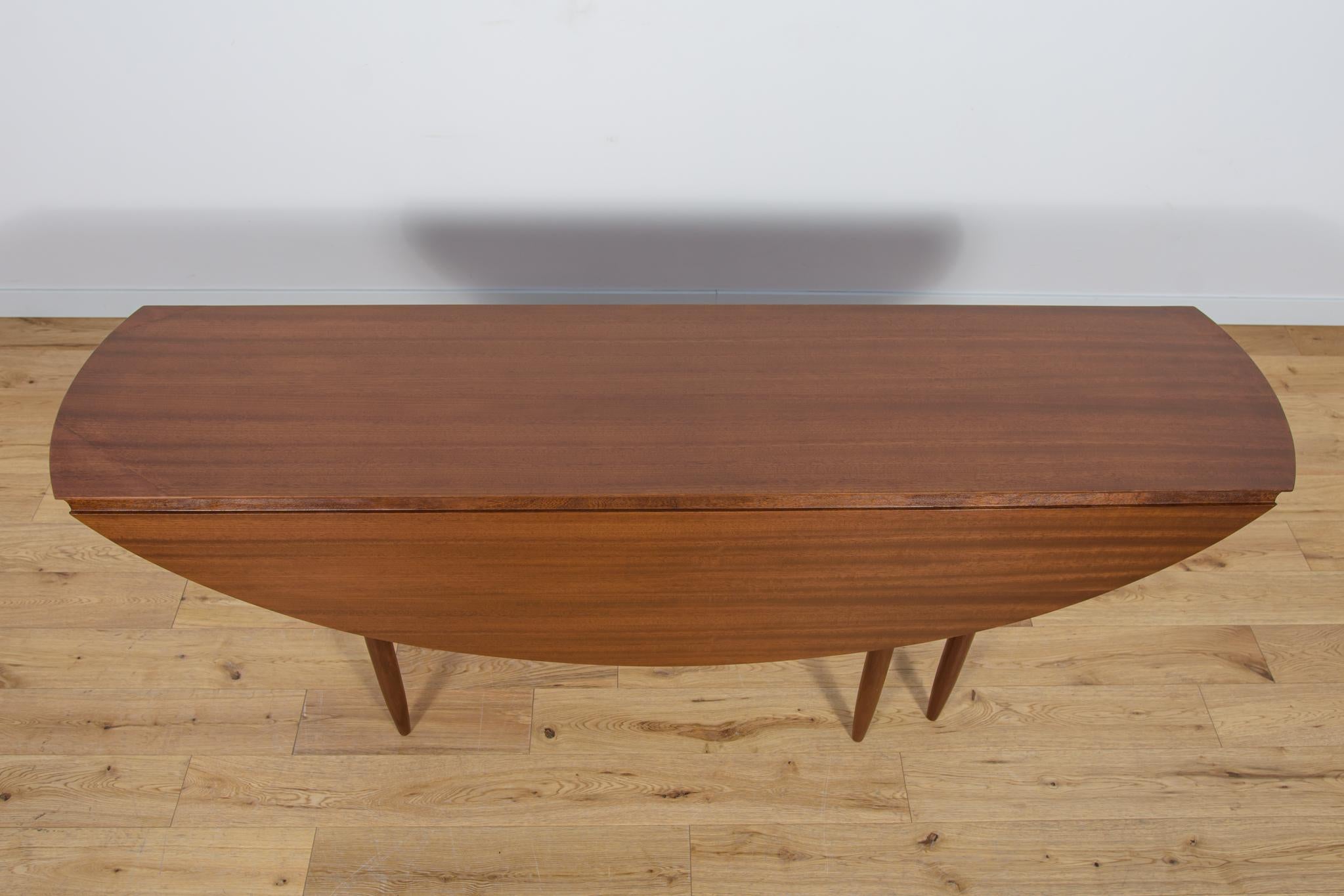 Mid-Century Modern Mid-Century British Extendable Dining Table, 1960s For Sale