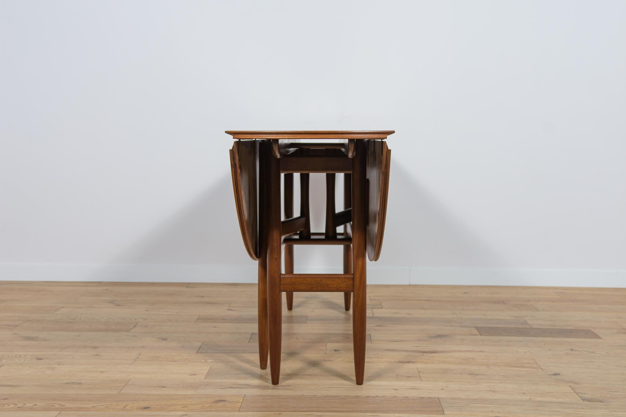 Woodwork Mid-Century British Extendable Dining Table, 1960s For Sale