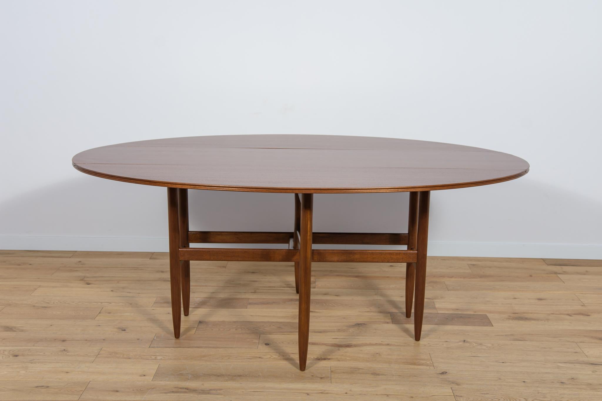 Mid-Century British Extendable Dining Table, 1960s For Sale 1