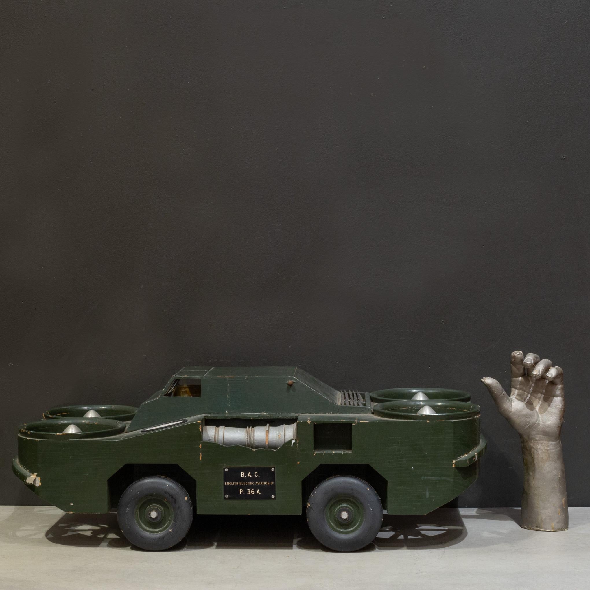 20ième siècle Modèle de véhicule conceptuel militaire britannique du milieu du siècle 