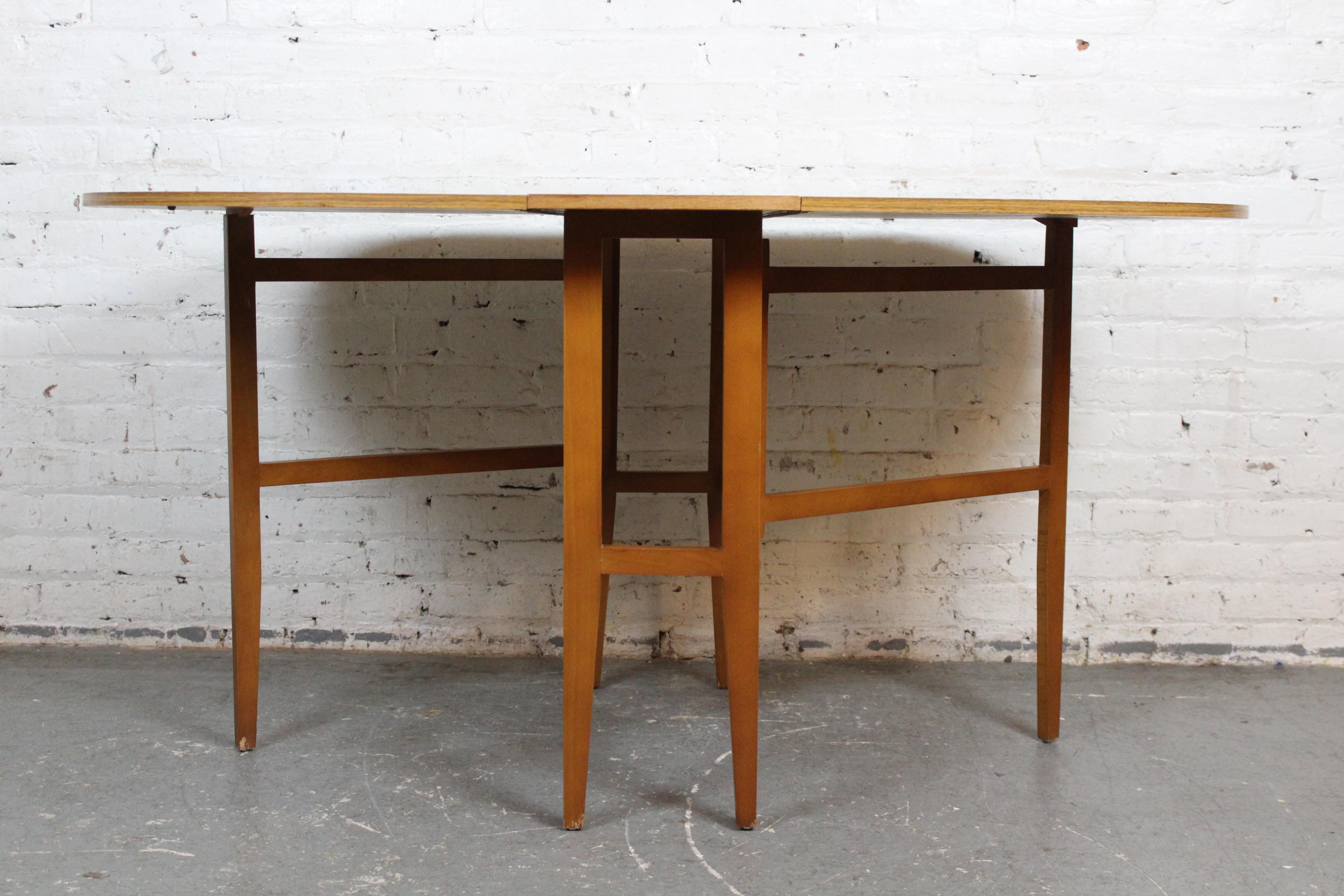 Britisches Mid-Century-Modern-Tropfenblatt von McIntosh im Zustand „Gut“ im Angebot in Brooklyn, NY